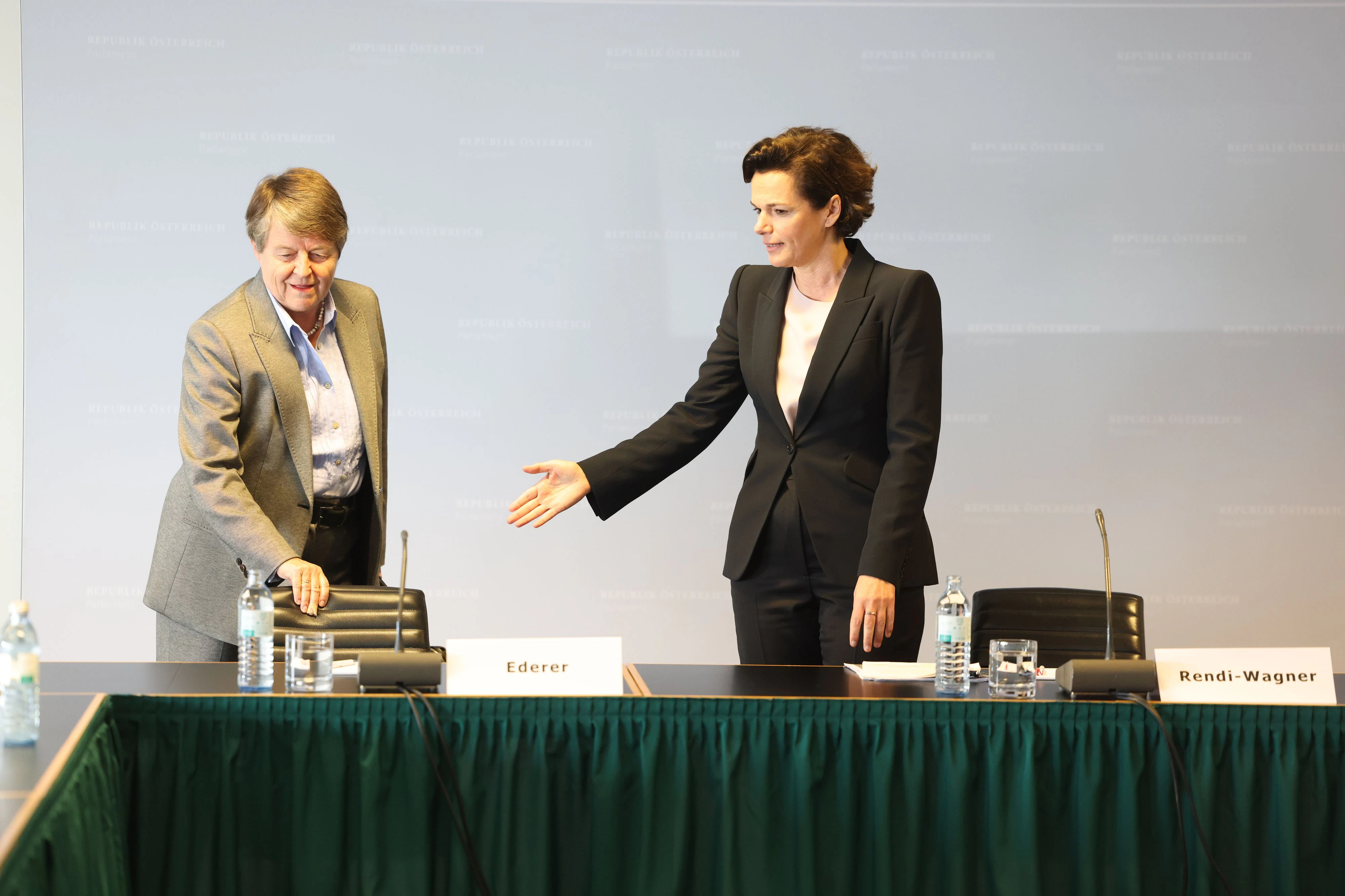 Pamela Rendi-Wagner mit Ex-Siemens-Chefin Ederer.