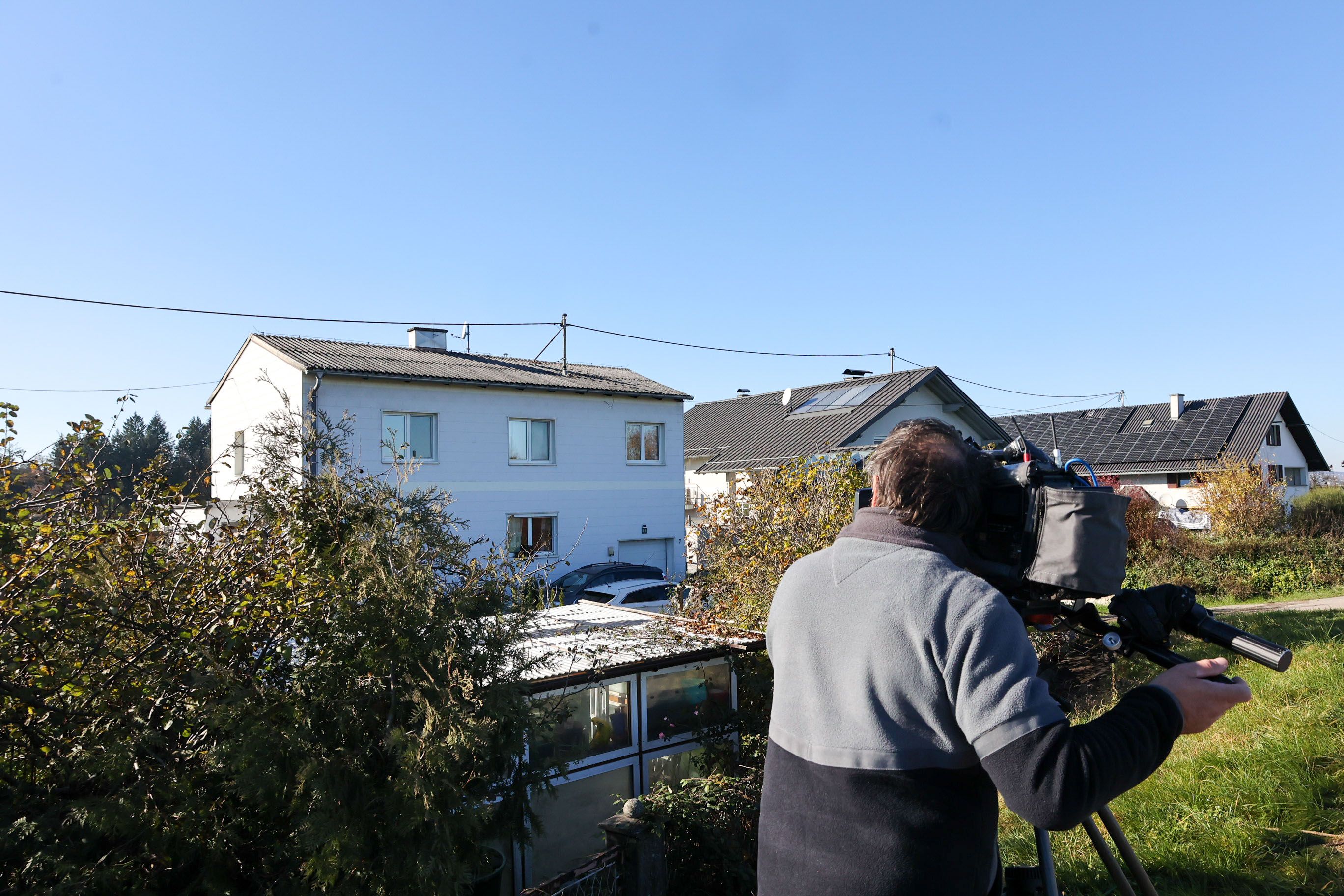 In diesem Haus kam es zum Vorfall. Drei Personen mussten ins Krankenhaus gebracht werden.