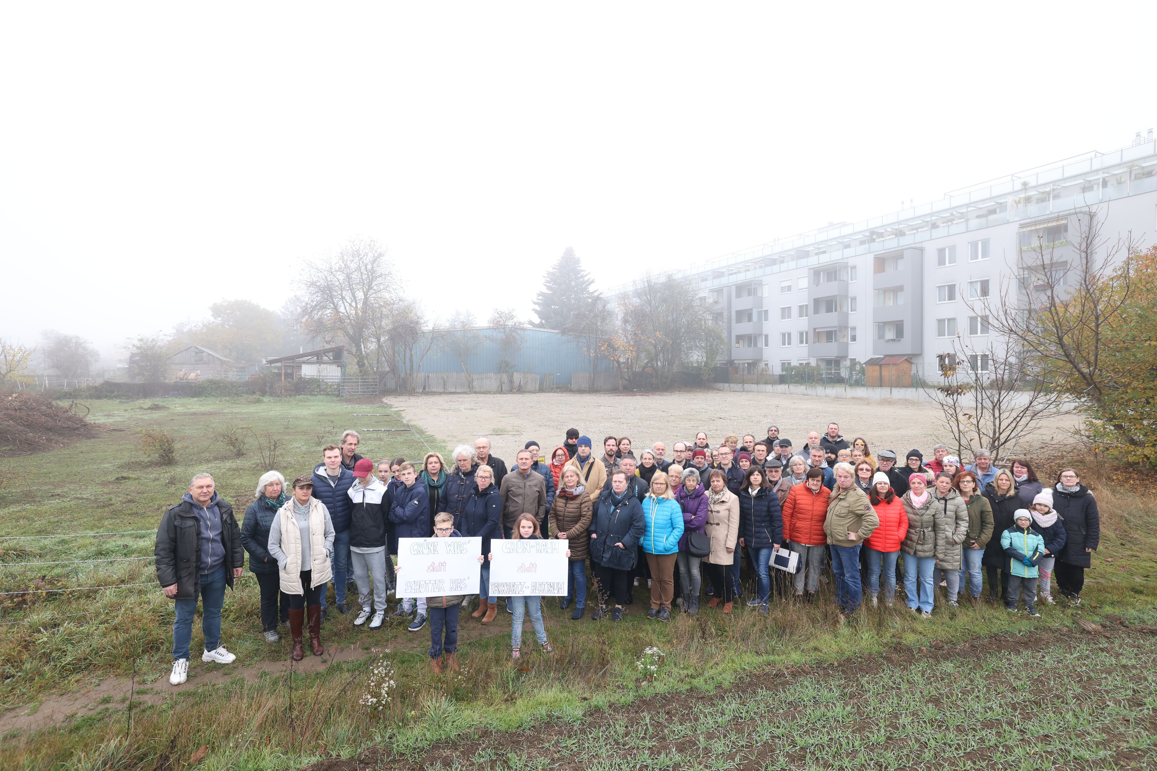 Rund 70 Anrainer machen gegen den geplanten Parkplatz in der Pretschgasse (Simmering) mobil. Unterstützung erhalten sie vom Bezirk.&nbsp;