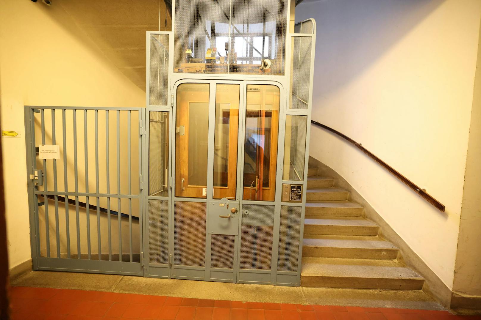 Der Lift in der Gerlgasse 3 in Wien-Landstraße ist scheinbar kostenpflichtig.&nbsp;
