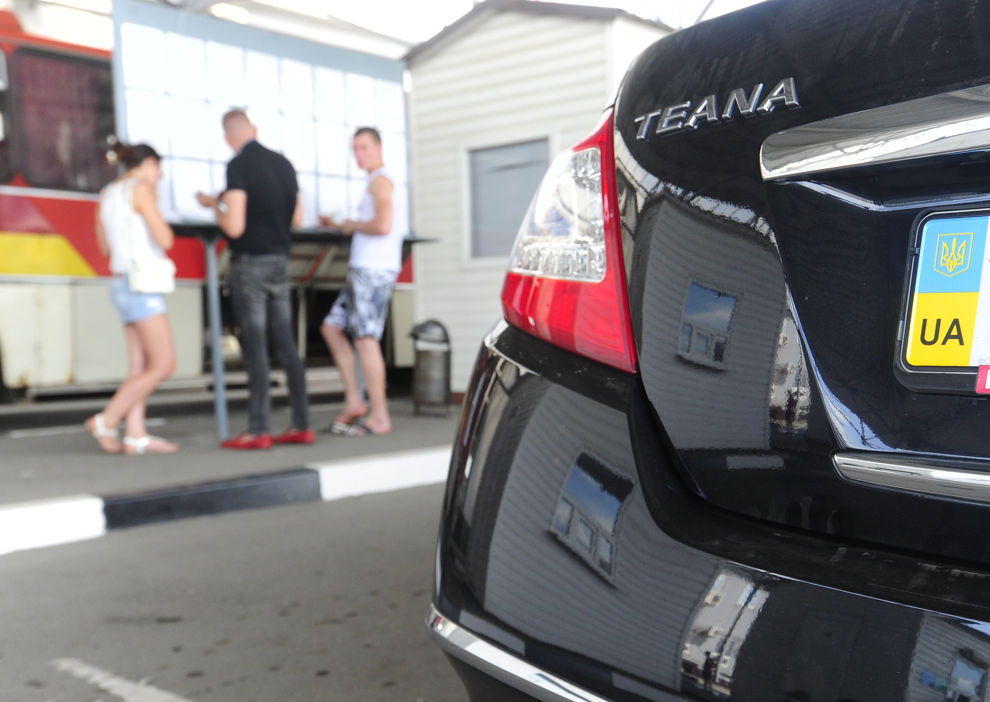 Wer geflüchtet ist und ein Auto besitzt, muss dies entweder verkaufen oder die Nummernschilder abgeben. (Symbolbild)