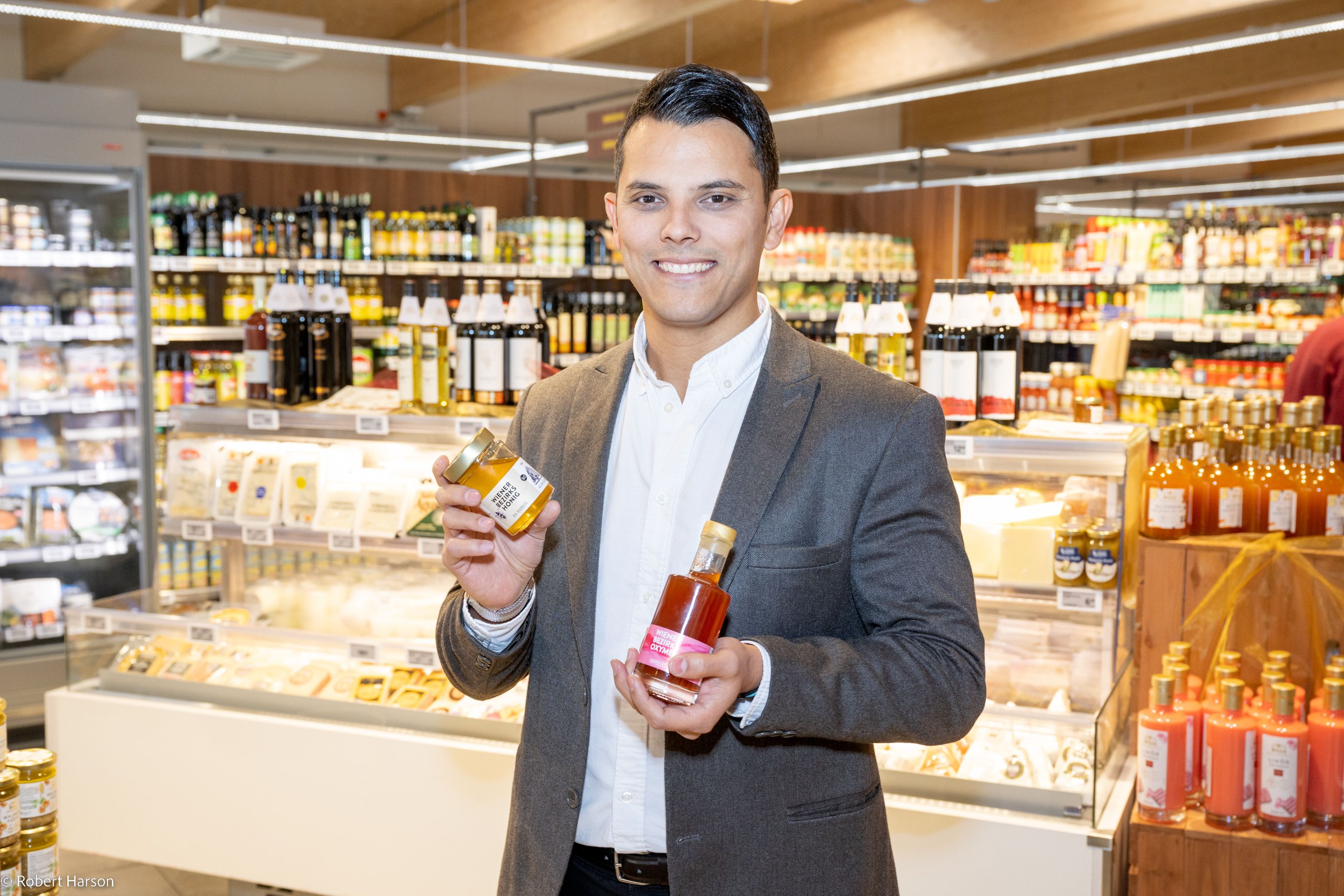 Im Angebot: Sadik Demir mit Honig und Oxymel der 