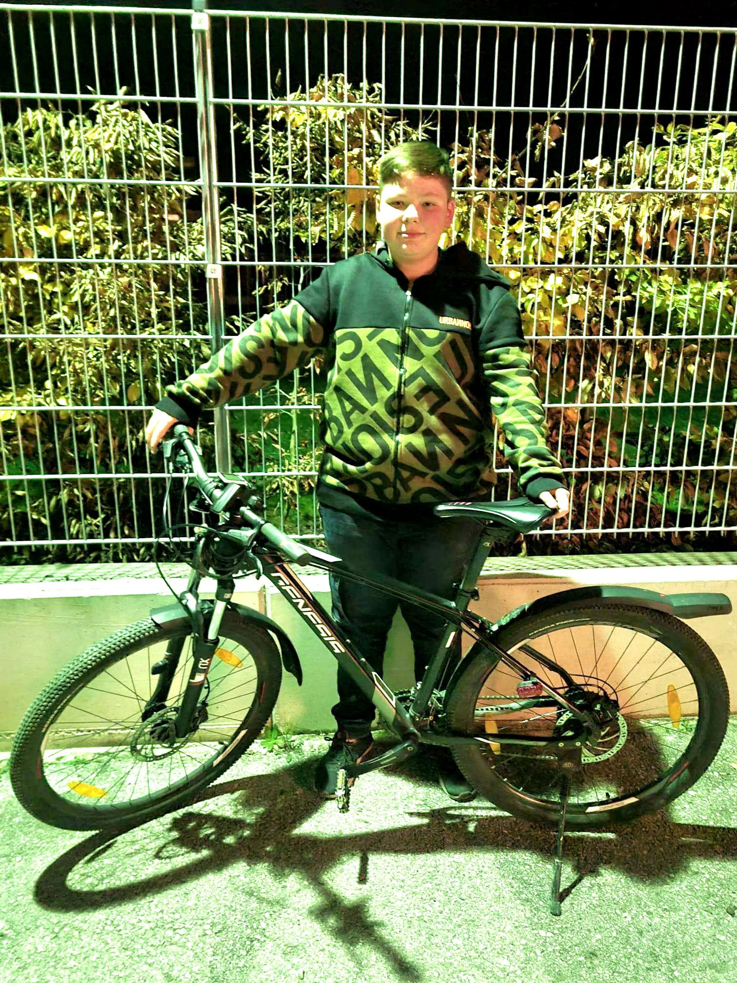 Dennis H. ist glücklich darüber, dass sein Rad wieder gefunden wurde.