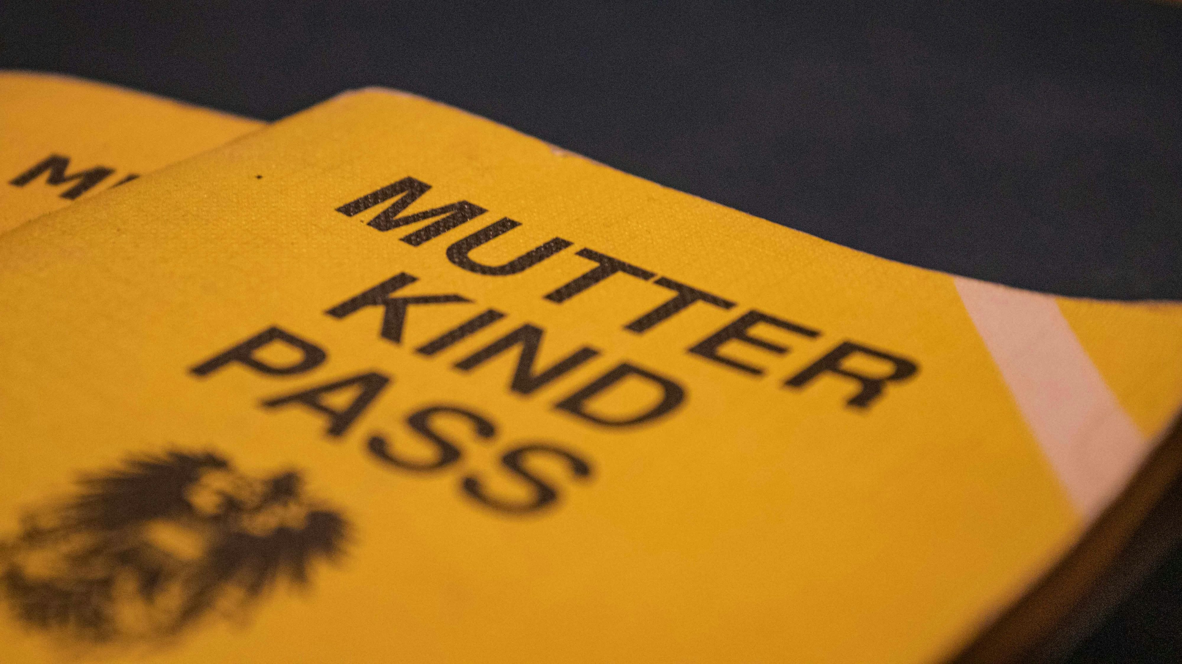 Mutter-Kind-Pass: Bestätigung zu spät abschicken kostet 1.300 Euro