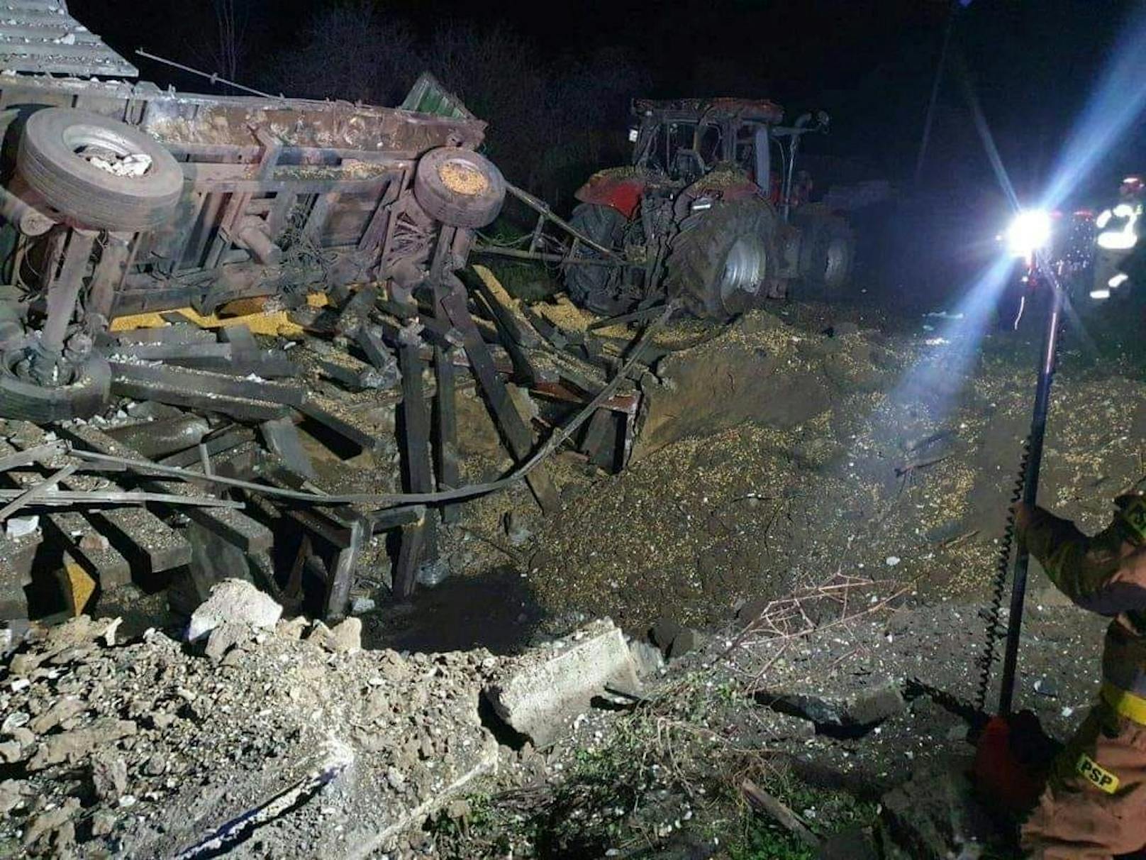 Bei einem Raketen-Einschlag auf einem landwirtschaftlichen Betrieb in einem polnischen Grenzdorf sind am 15.11.2022 zwei Menschen getötet worden.
