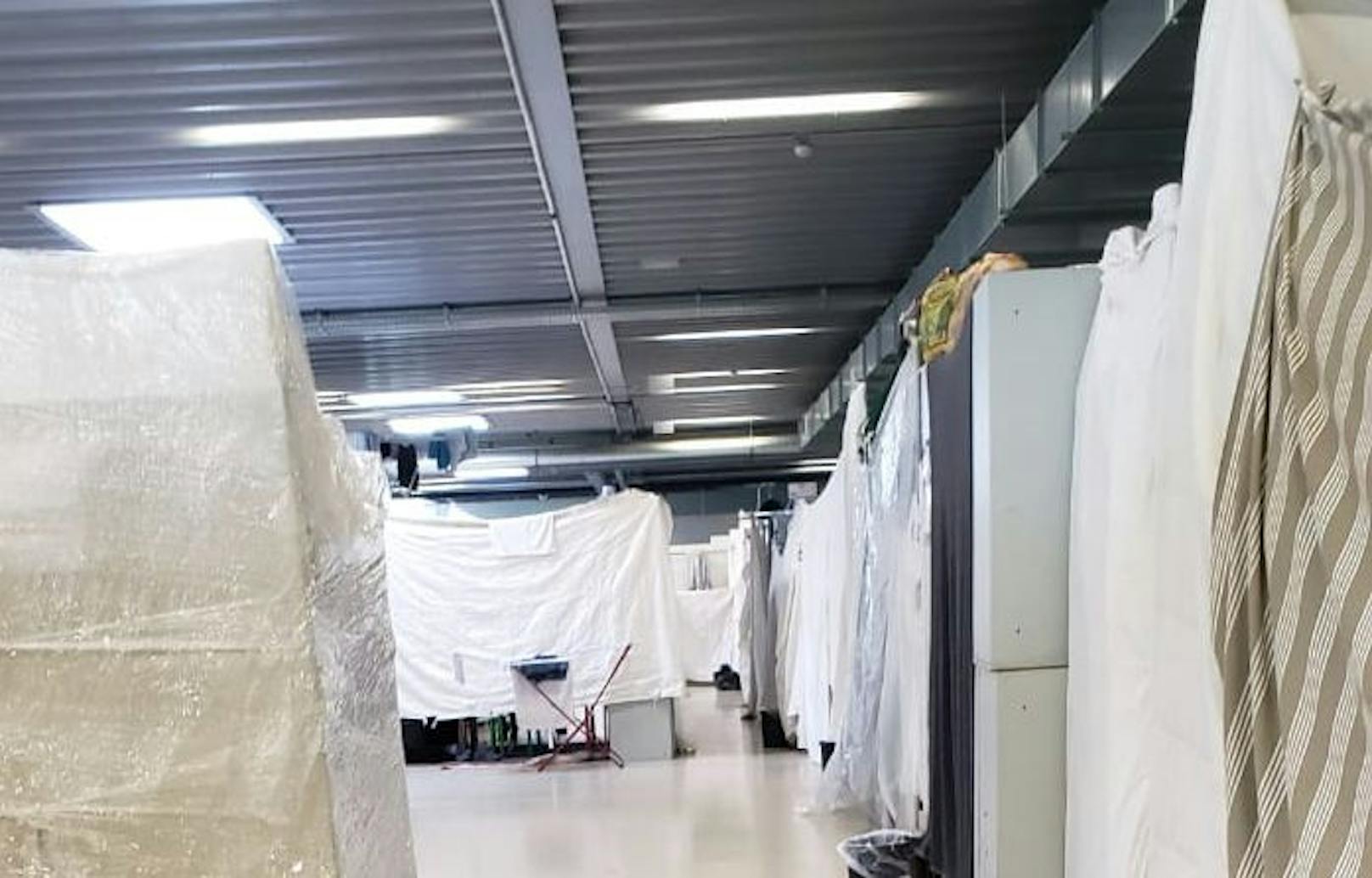 Die Fotos zeigen die Zustände in der Asylunterkunft in Frankenburg in Oberösterreich. 