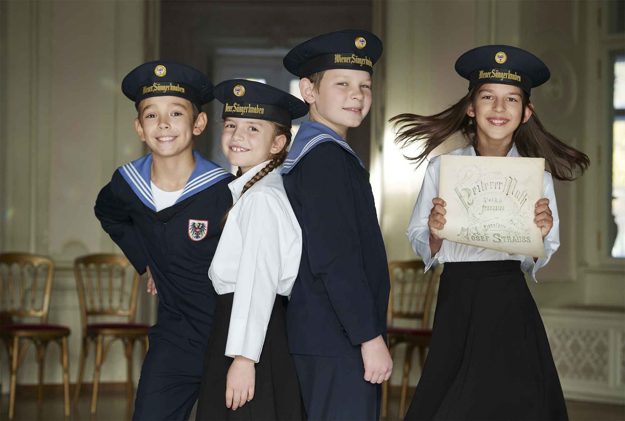 Die Wiener Chormädchen sind zwar schon 2004 gegründet worden, doch erst jetzt werden sie im Neujahrskonzert mit den Sängerknaben singen dürfen.