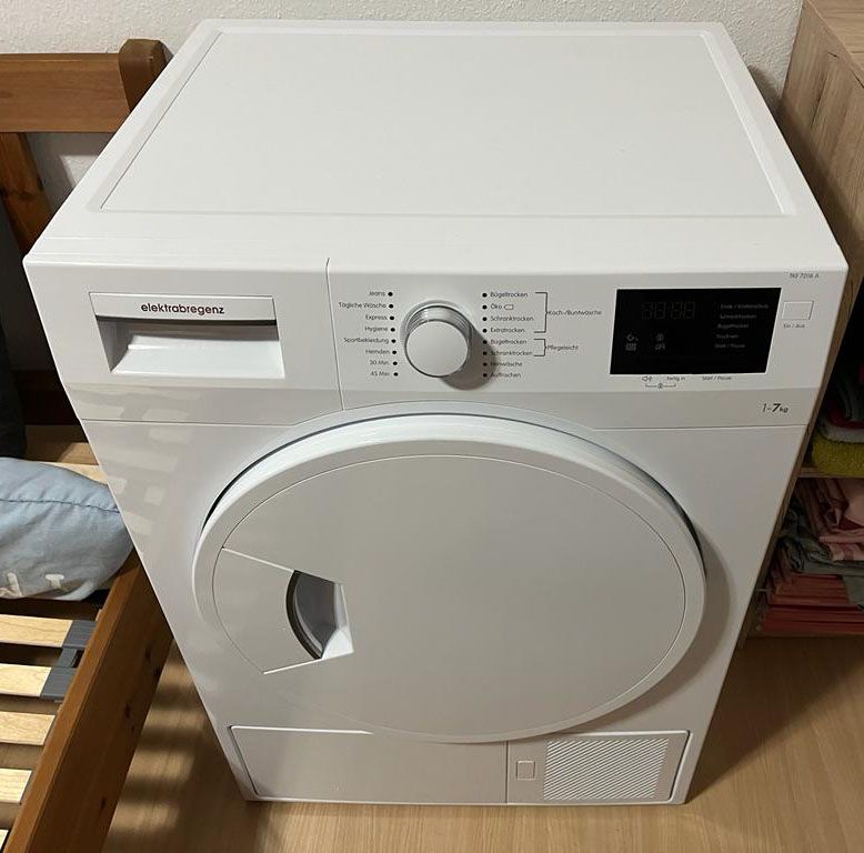 Ein brennender Wäschetrockner soll für vier Verletzte gesorgt haben. (Symbolbild)