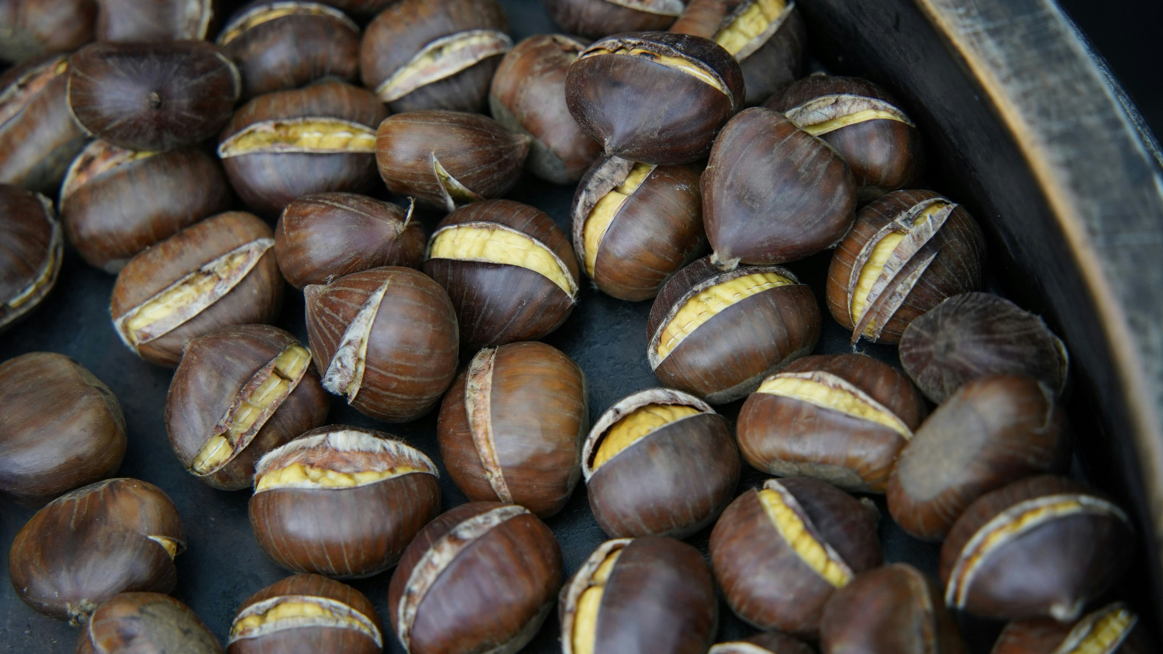Heute.at - So gelingen dir Maroni im Rohr am besten