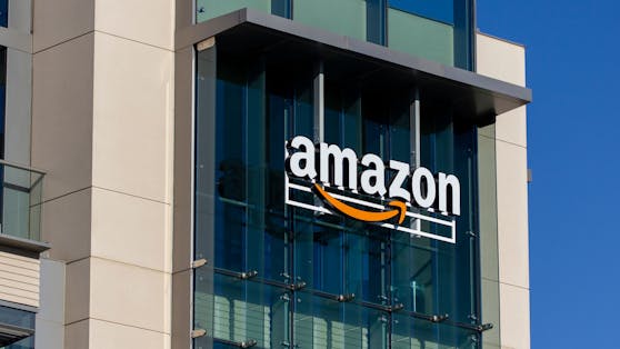 Der weltgrößte Online-Versandhändler Amazon streicht weitere 9.000 Jobs.