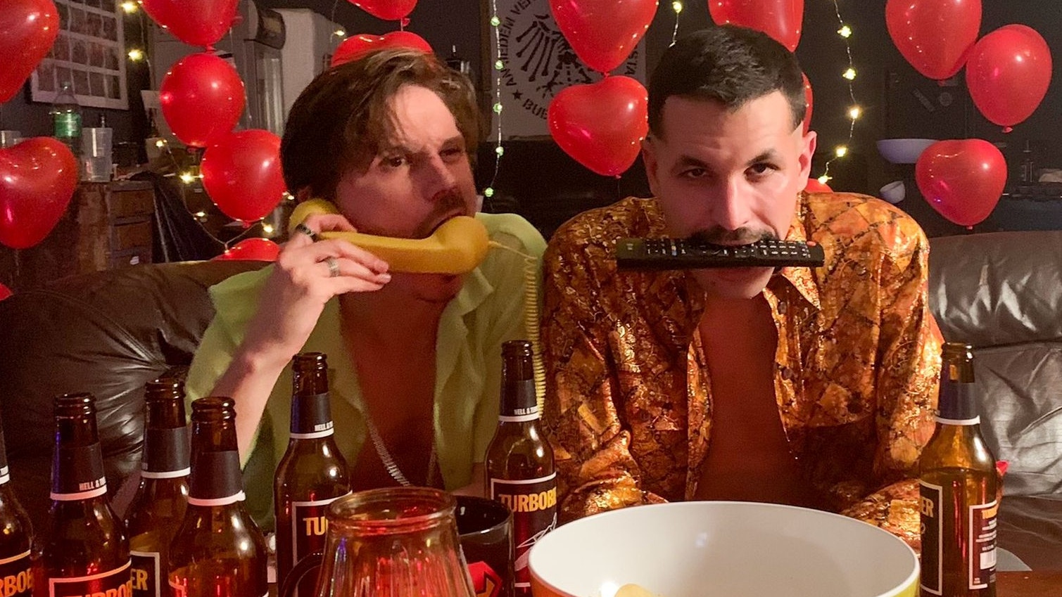 Luis und Lev lieben Trash-Tv