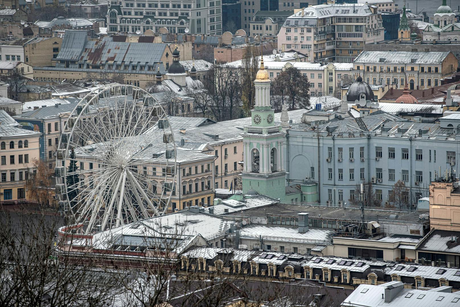 In Kiew fiel in der Nacht zum Freitag der erste Schnee.