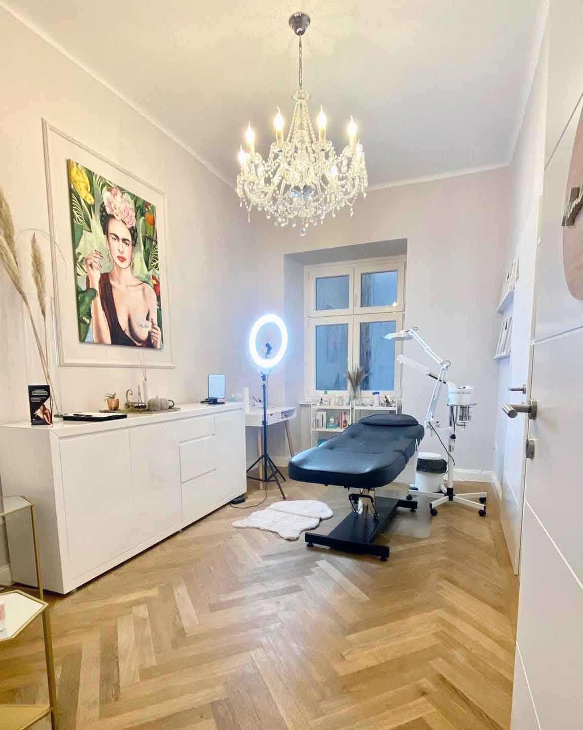 Microblading ist eine besondere Form des Permanent Make-Ups.