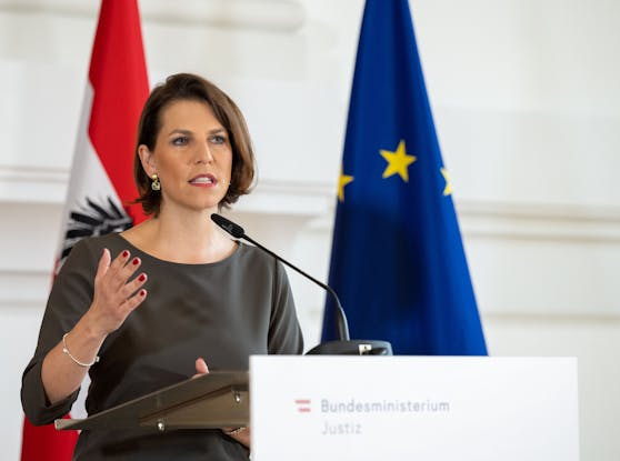 Europaministerin Karoline Edtstadler drängt auf eine europäische Lösung in der Asylfrage.&nbsp;