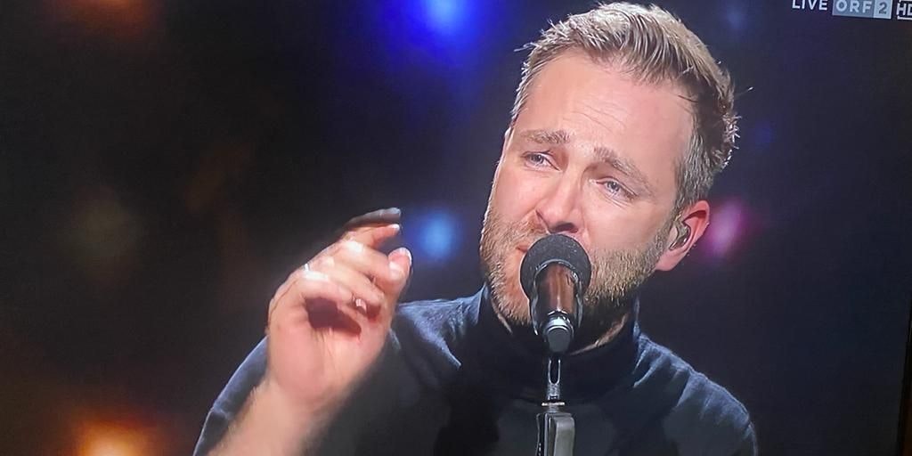 Austro Star Josh spricht über psychische Probleme. 