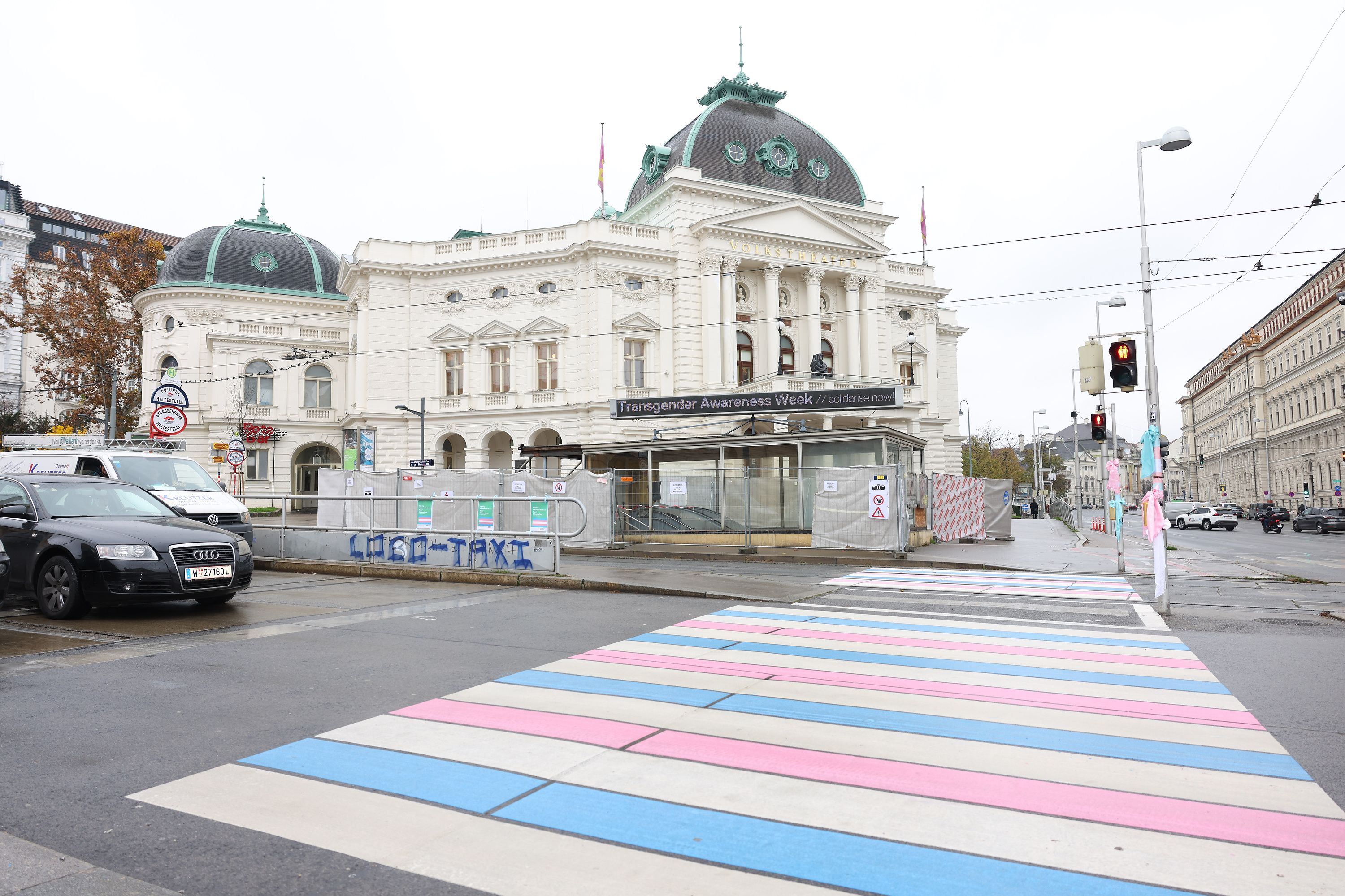 Am Freitag wurde Wiens erster Trans-Zebrastreifen eröffnet.