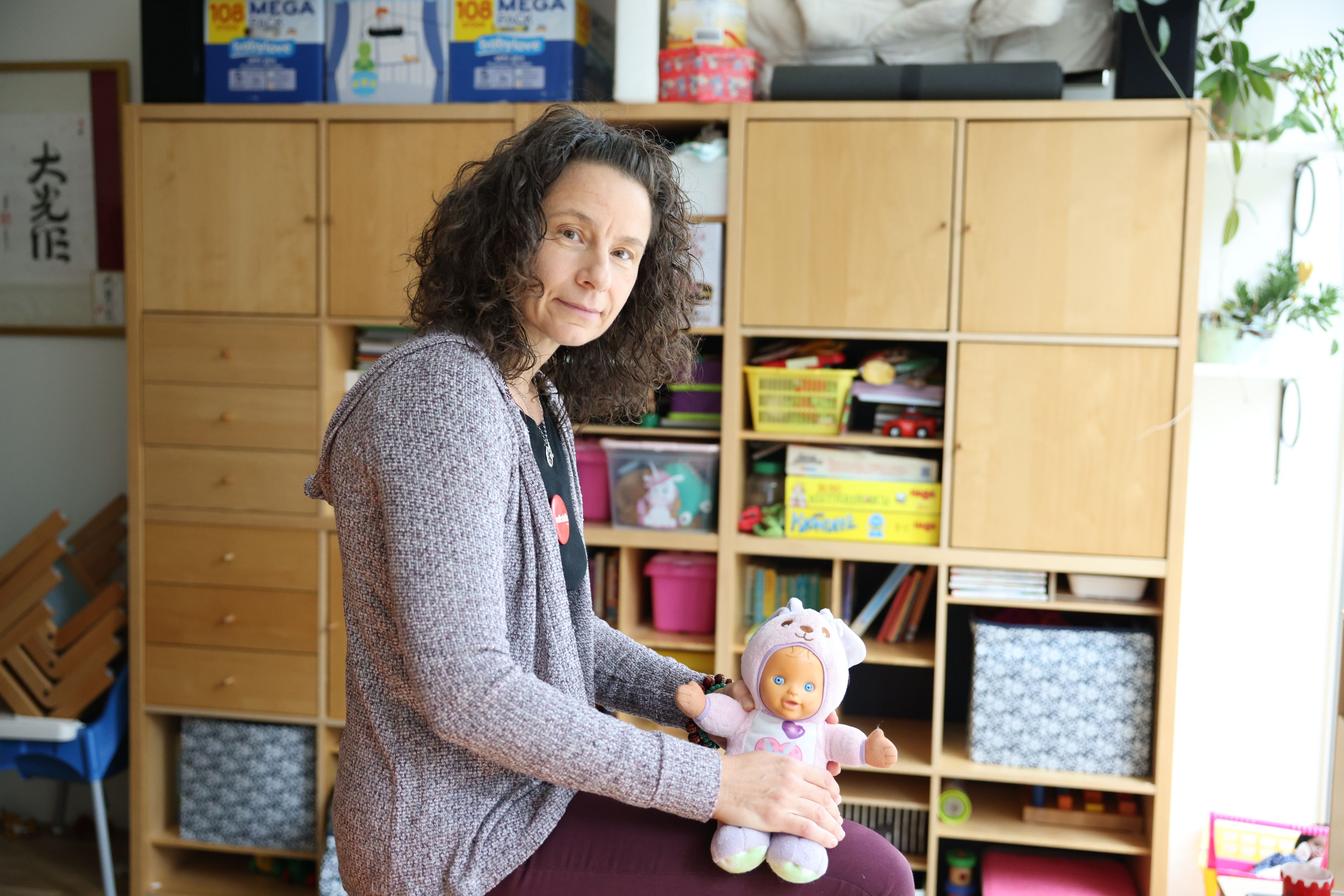 In ihrer Arbeit als Tagesmutter betreut Susanne Huf nicht nur Kinder, sondern hört auch die Sorgen und Ängste der Eltern.&nbsp;