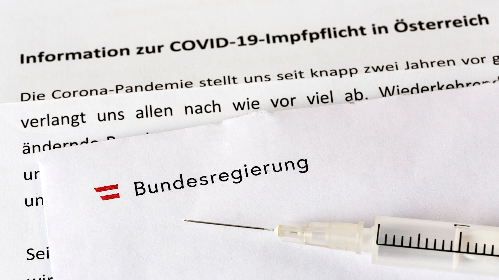 Die Impfpflicht gibt es nicht mehr, doch bald bekommen die Österreicher wieder Impf-Post. (Archivbild)
