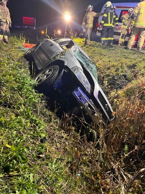 Verkehrsunfall in Fußach: ein 8-Jähriger musste aus diesem Auto befreit werden.