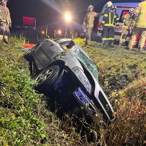 Verkehrsunfall in Fußach: ein 8-Jähriger musste aus diesem Auto befreit werden.