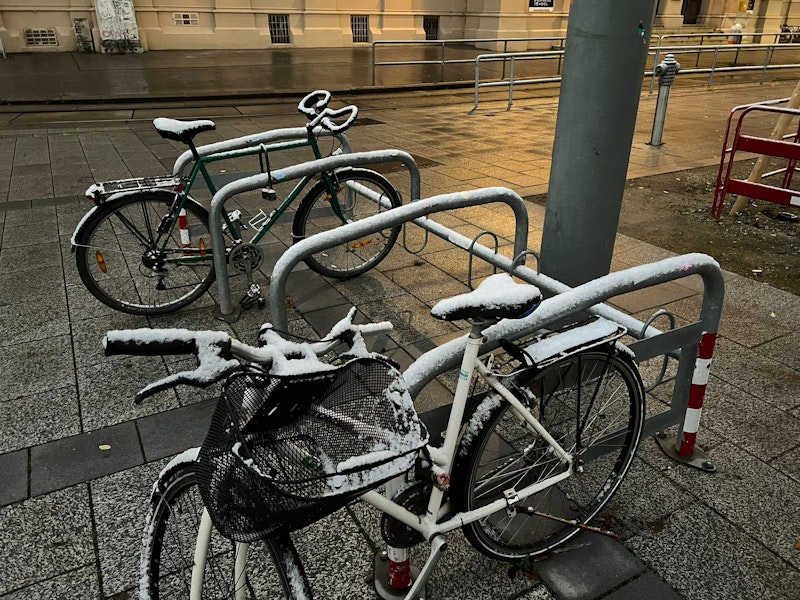 Bei rutschigem Wetter ist bei Fahrten mit dem Fahrrad nun Vorsicht geboten.