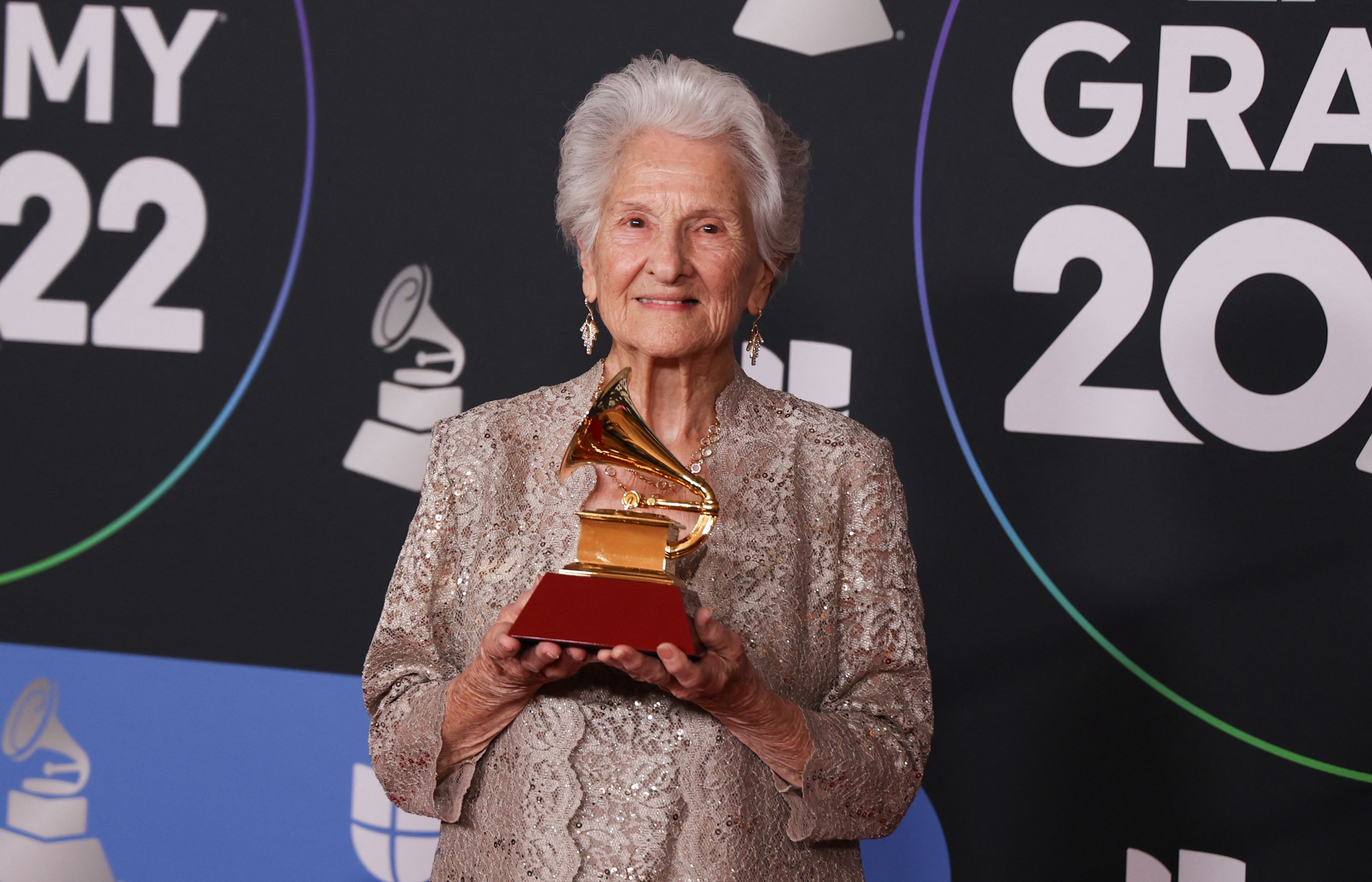 Neunfache Oma und frischgebackene Grammy-Gewinnerin: Angela Alvarez