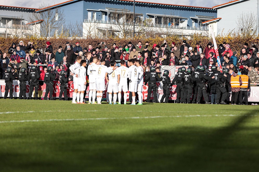 Das Spiel zwischen Türkgücü München und den Bayern-Amateuren musste abgebrochen werden.