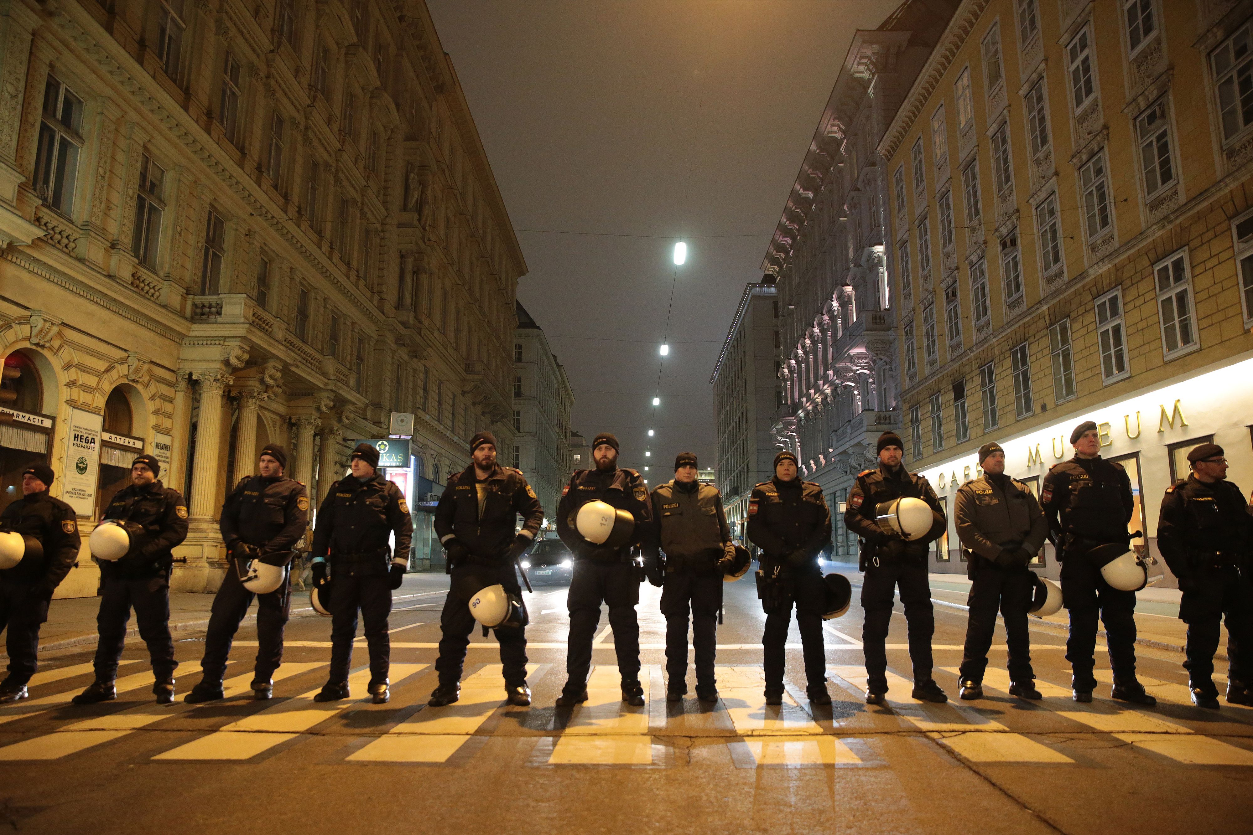 Am Rande einer spontanen Demo soll es zu einem Zwischenfall gekommen sein. (Symbolbild)