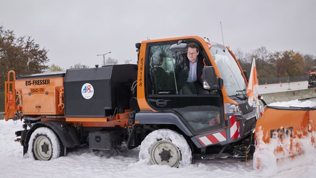 StR Czernohorszky - Fototermin Winterdienst Warmup, Mistplatz Auhof - MA 48 Wientalstraße 51, 18.11.2022 © PID/Markus Wache 