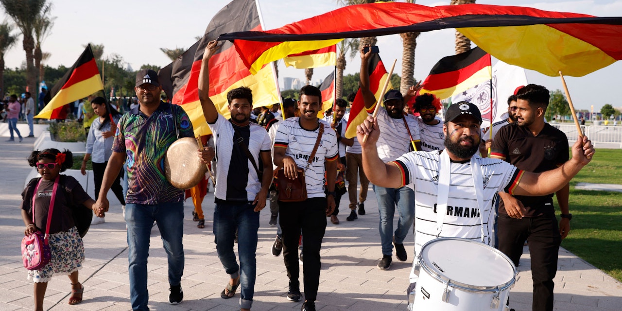 So fake sind die FakeFans bei der FußballWM in Katar Heute.at
