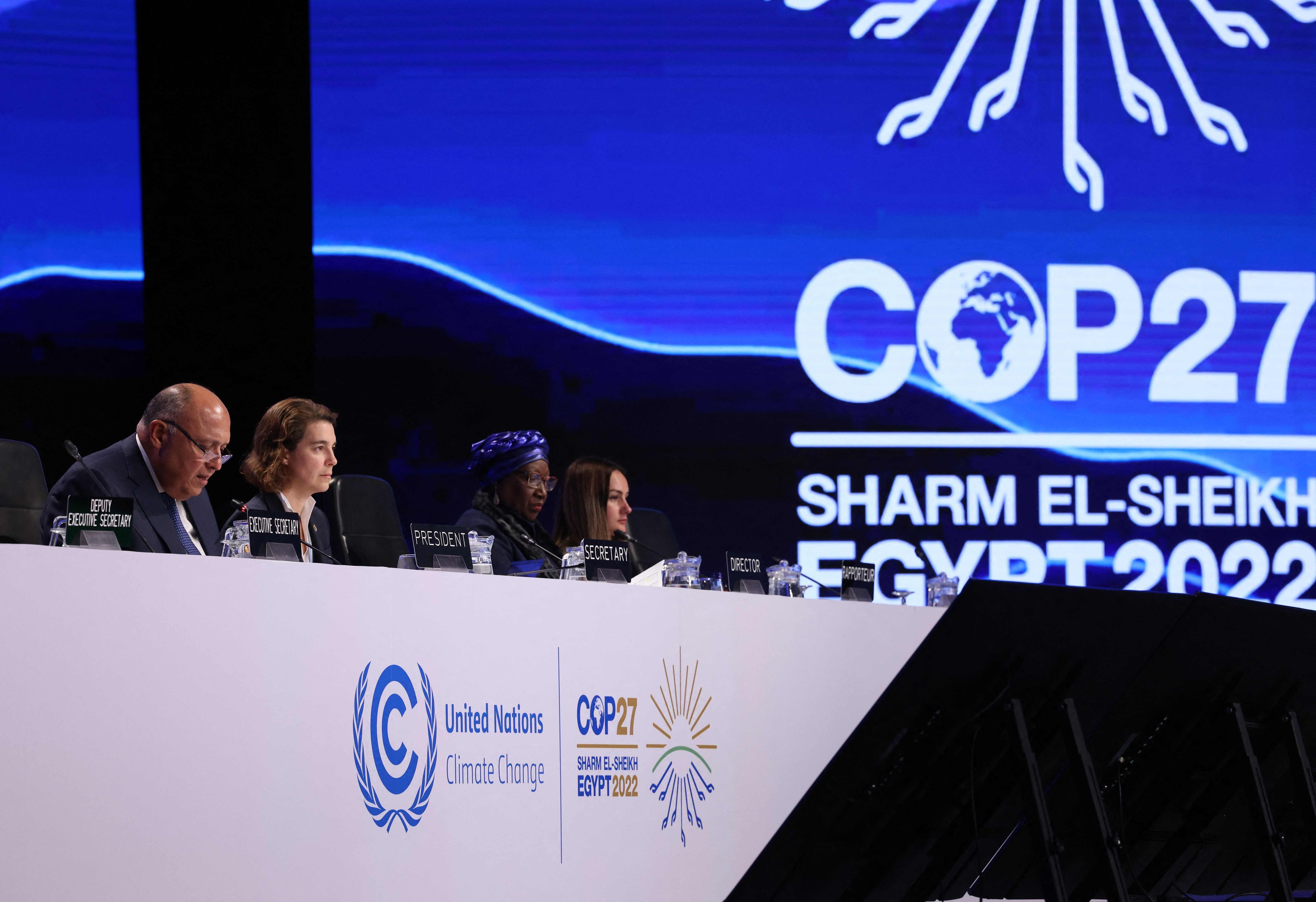 Ägyptens Außenminister Sameh Shukri (links) leitete die UN-Klimakonferenz in Sharm el-Sheikh.
