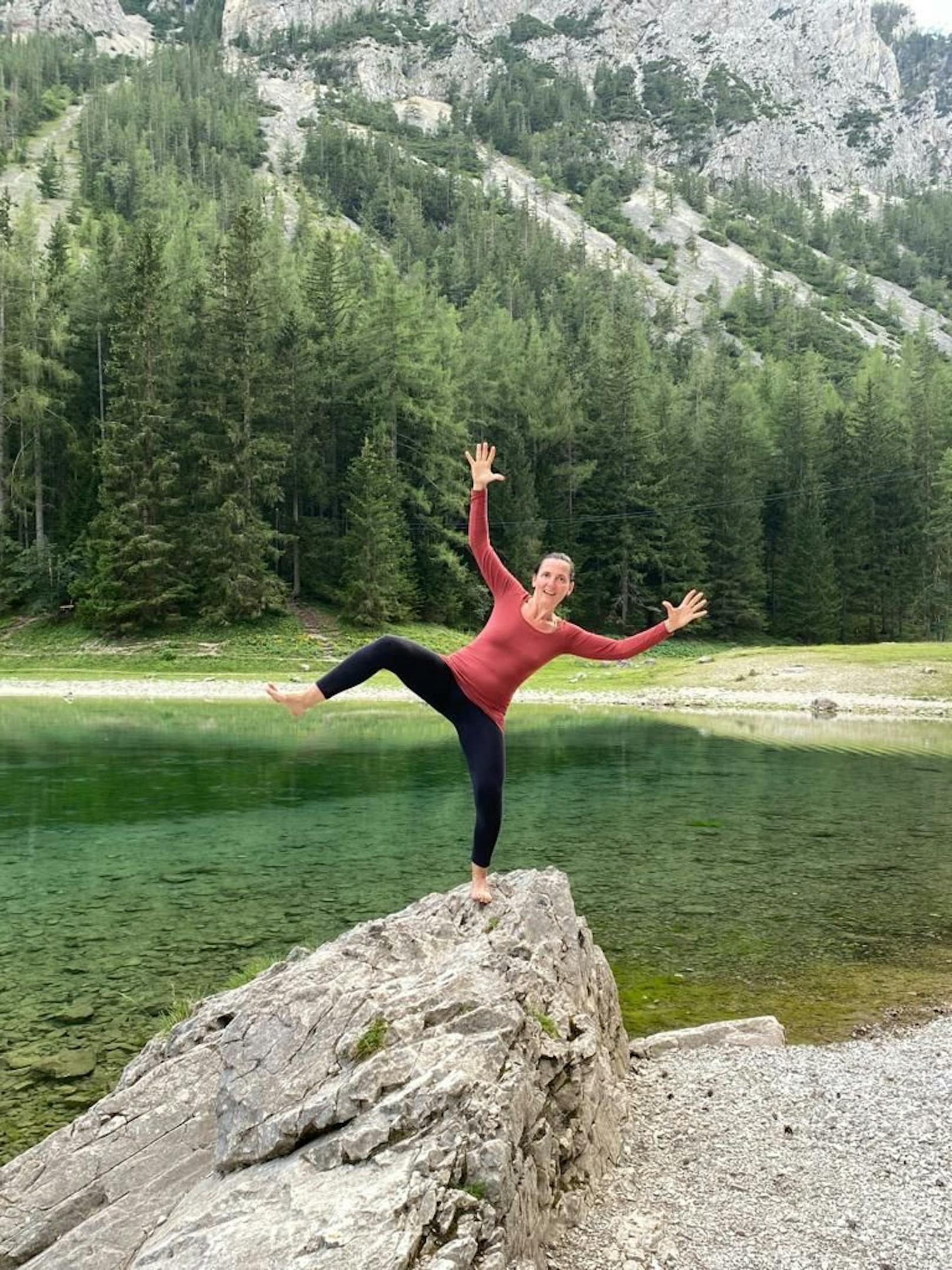 Angelika feiert das Leben wieder: Hier ist sie am Grünen See in der Steiermark im August 2022 zu sehen.&nbsp;