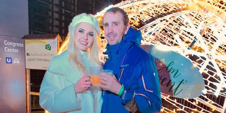 Winkler mit Miss Beatrice Turin: anstoßen ja, trinken lieber nicht …