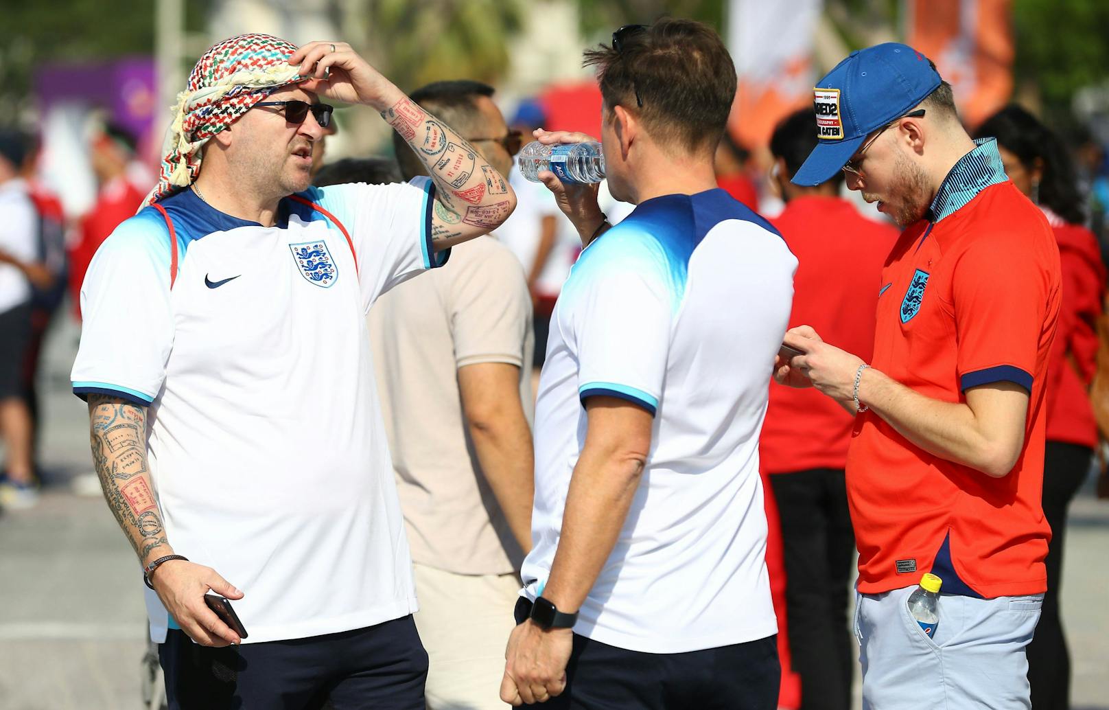 England-Fans auf der abenteuerlichen Bier-Suche