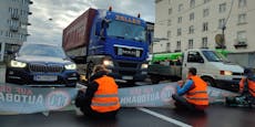 Klima-Kleber bei Straßen-Blockade in Linz attackiert