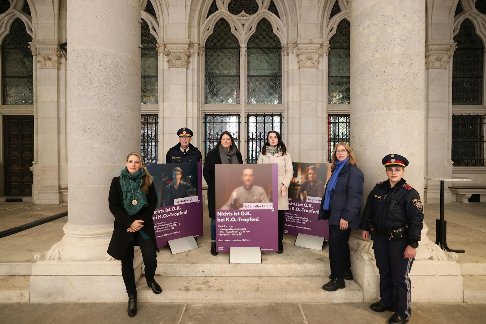 Vertreter der Stadt Wien, der Polizei Wien und des Frauennotrufs präsentieren die neue Kampagne.&nbsp;