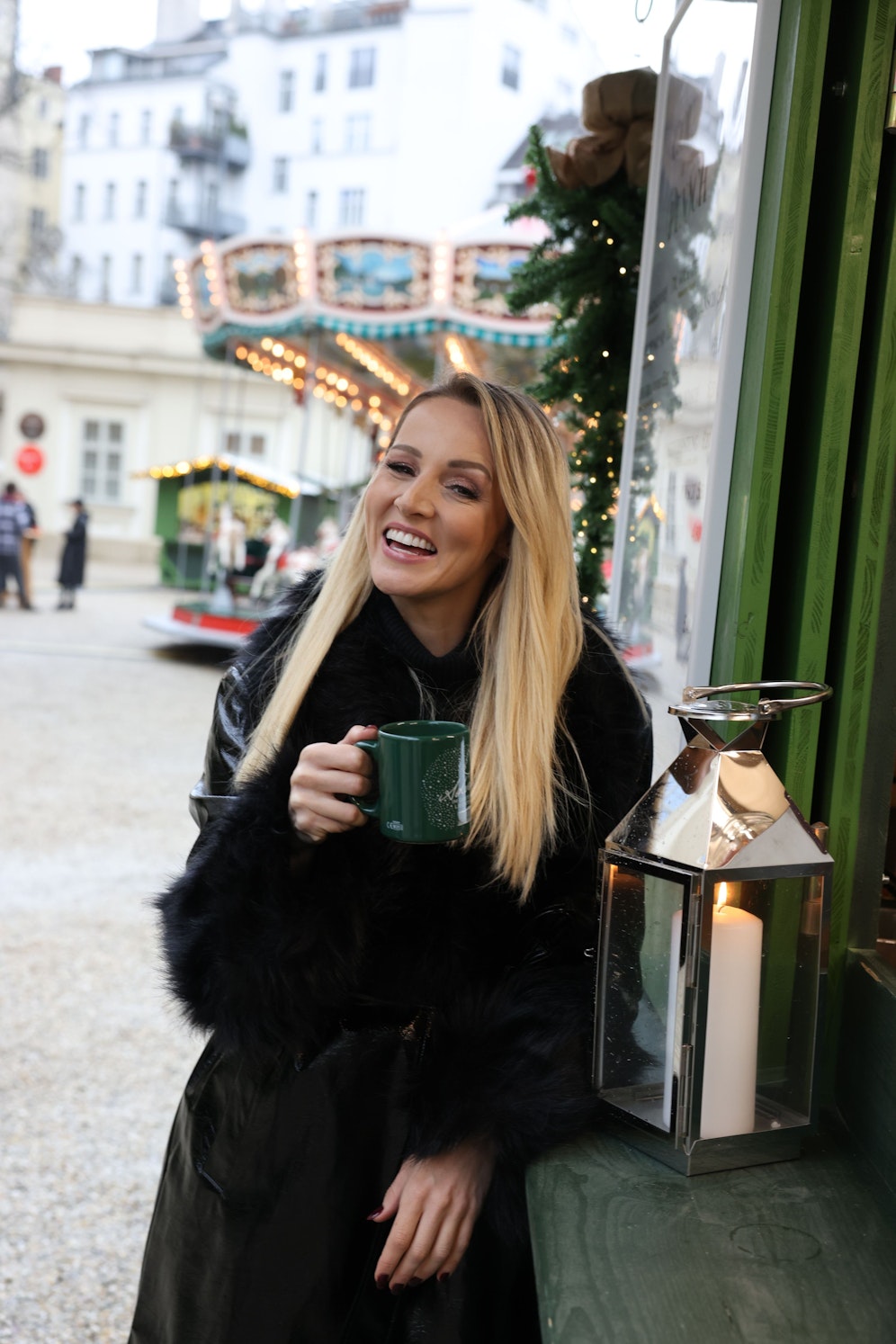 Melissa Naschenweng eröffnete quasi den Christkindlmarkt vor dem Palais Liechtenstein