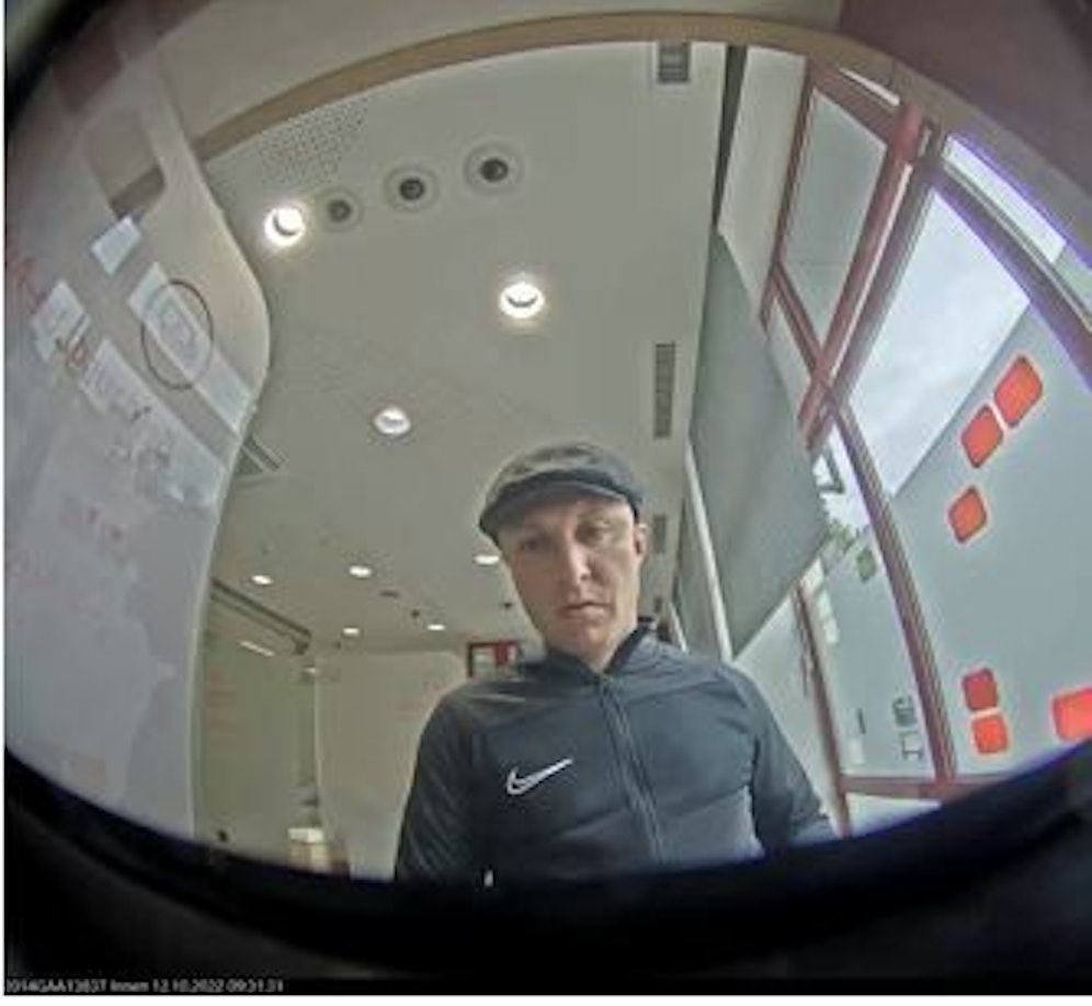 Zuerst beobachteten die Betrüger ihr Opfer am Bankomat, dann verfolgten sie den Mann bis in einen Supermarkt.