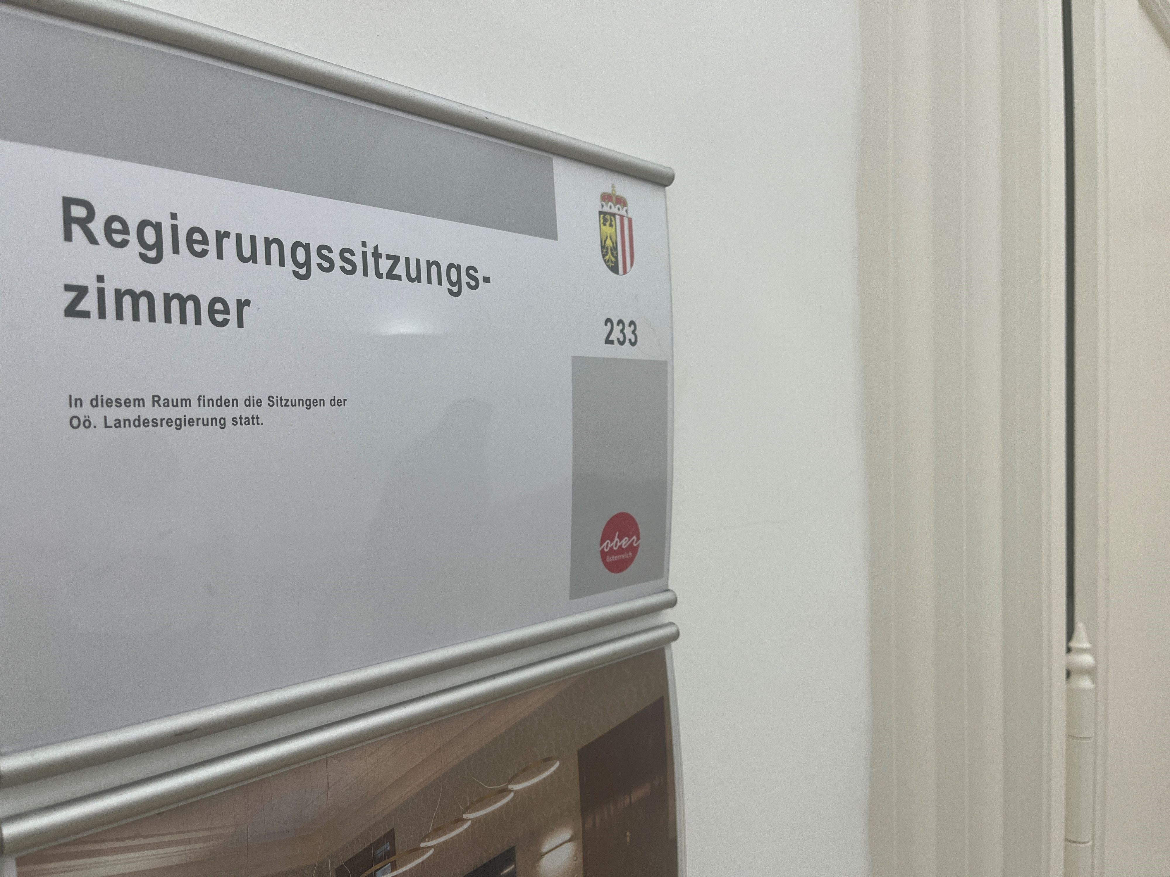 Hinter dieser Türe wurde am Montag der Bonus für die Mitarbeiter im Gesundheits- und Pflegebereich beschlossen.