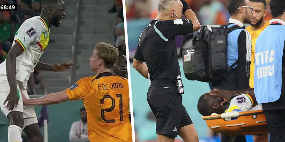 Frenkie de Jong schlägt Gegenspieler Cheikhou Kouyaté in den Schritt. Er muss wegen einer Muskelverletzung vom Feld.