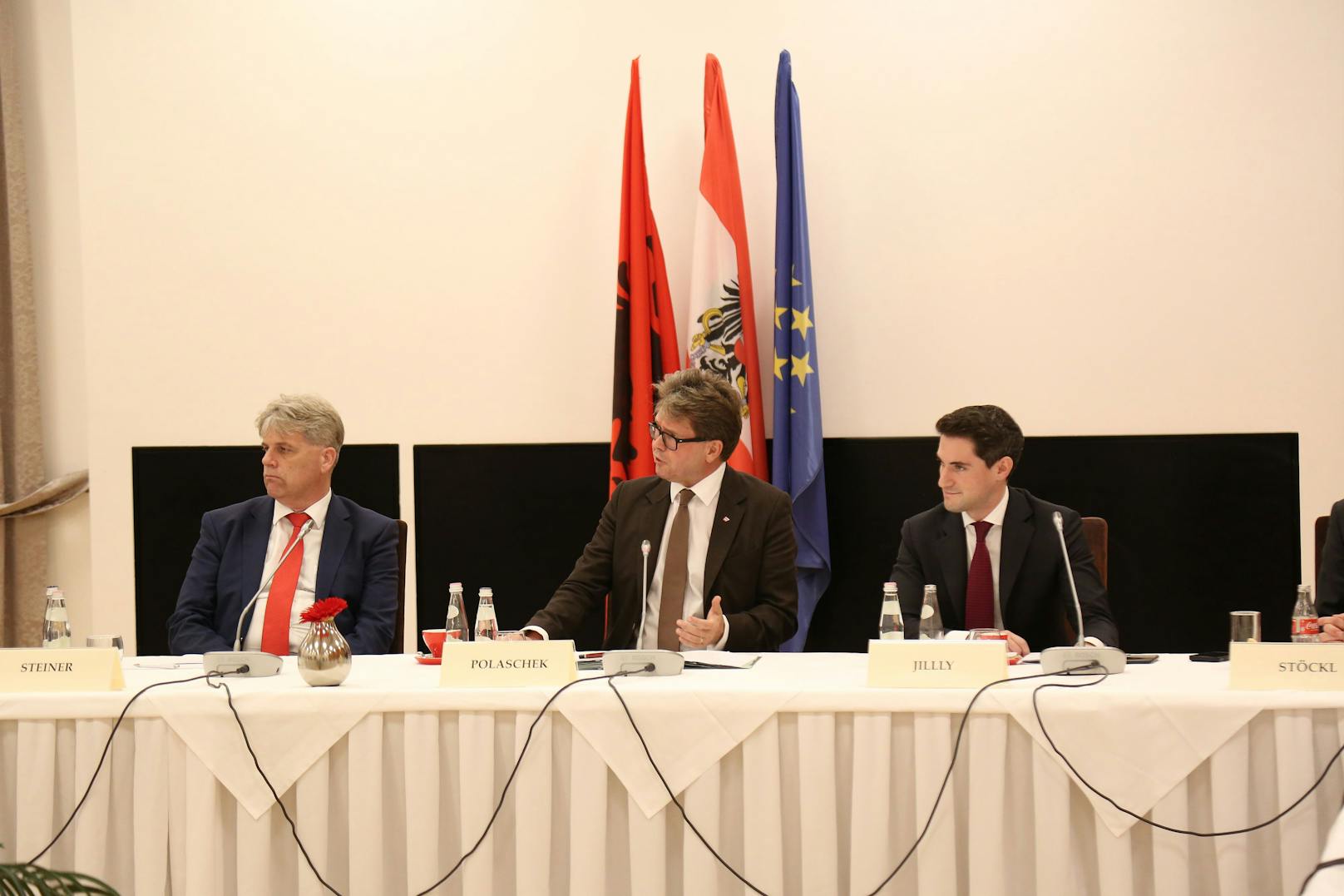 "Das ist eine nachhaltige Maßnahme, um auch international qualifizierte Fachkräfte für Österreich zu gewinnen", betont Polaschek.