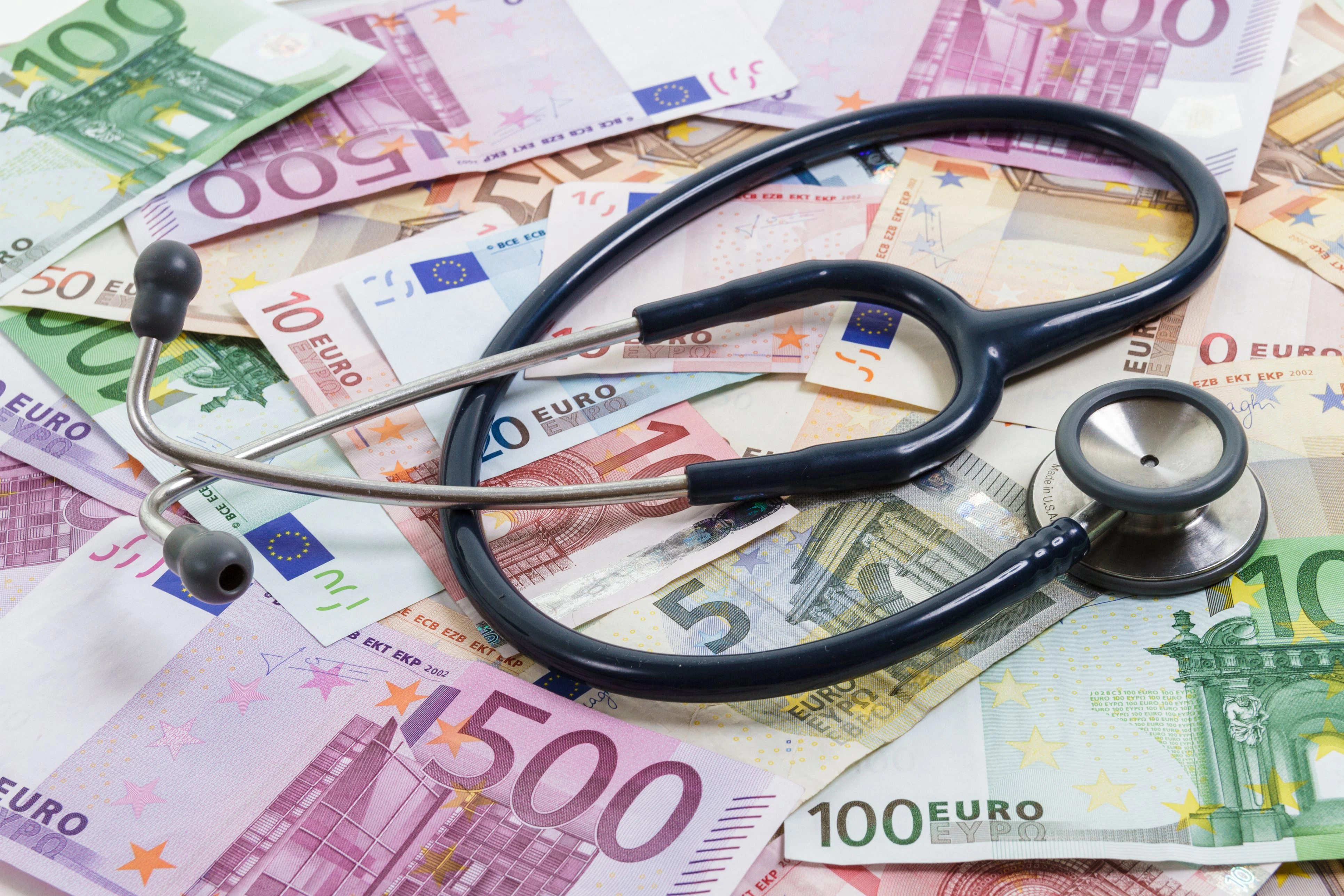 2.000 Euro sollen Mitarbeiter in der Pflege und im Gesundheitsbereich in Oberösterreich erhalten.