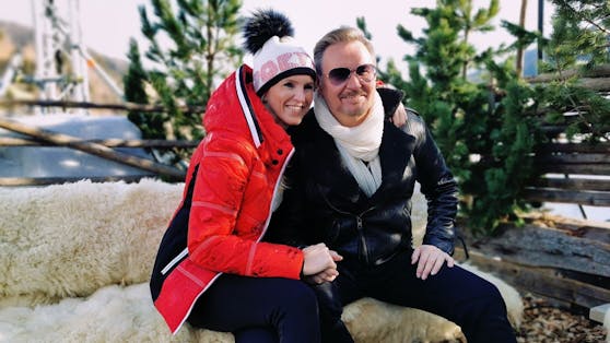 Schlagerstar Nik P. ("Ein Stern") und seine Karin genießen die Vorweihachtszeit.
