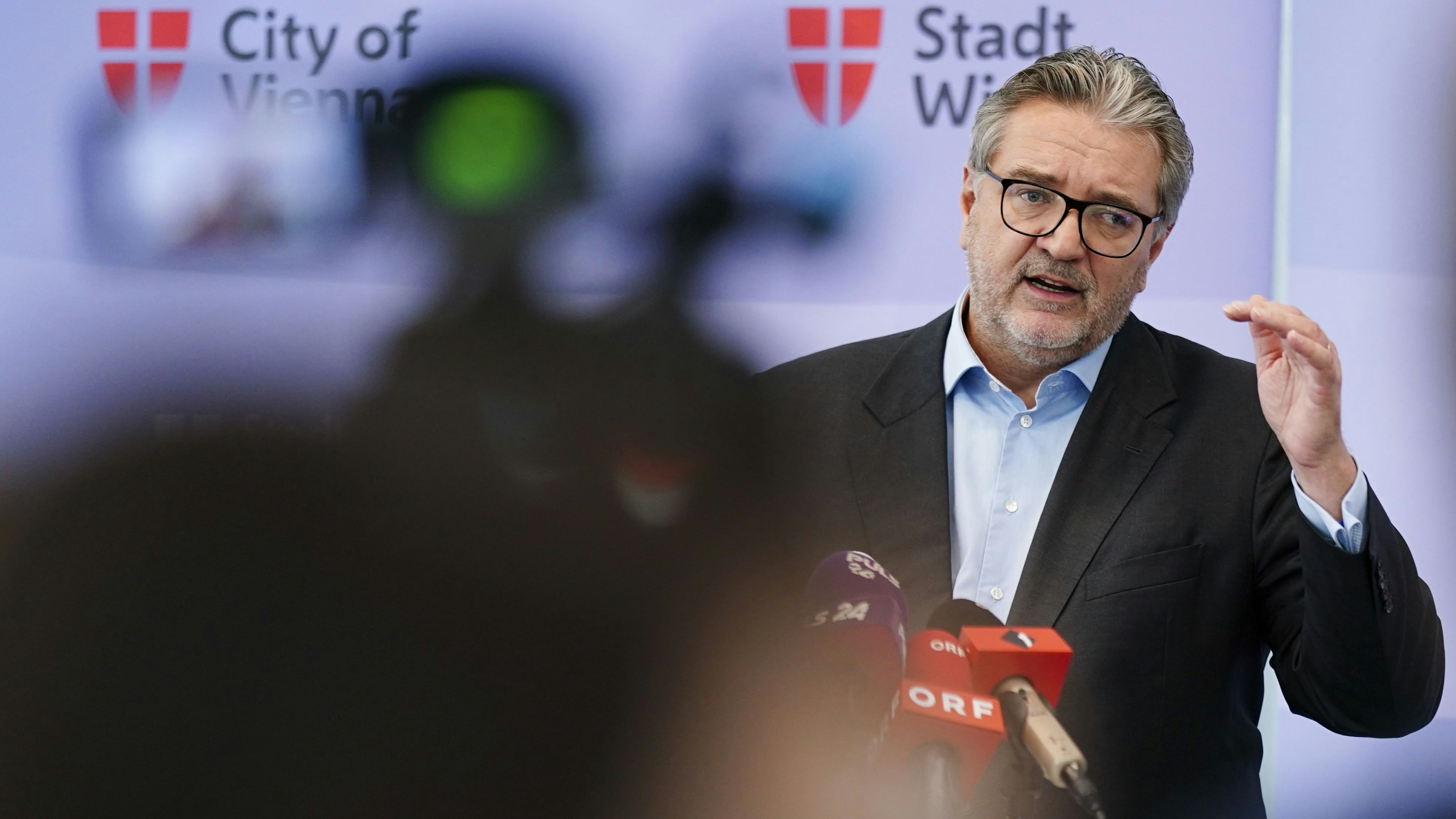 Download von www.picturedesk.com am 23.11.2022 (08:21).  ABD0106_20221021 - WIEN - ÖSTERREICH: ZU APA0342 VOM 21.10.2022 - Der Wiener Gesundheitsstadtrat Peter Hacker (SPÖ) am Freitag, 21. Oktober 2022, anl. der Pressekonferenz zu Beschlüssen der Gesundheitslandesrätekonferenz in Wien. - FOTO: APA/EVA MANHART - 20221021_PD4298 - Rechteinfo: Rights Managed (RM)