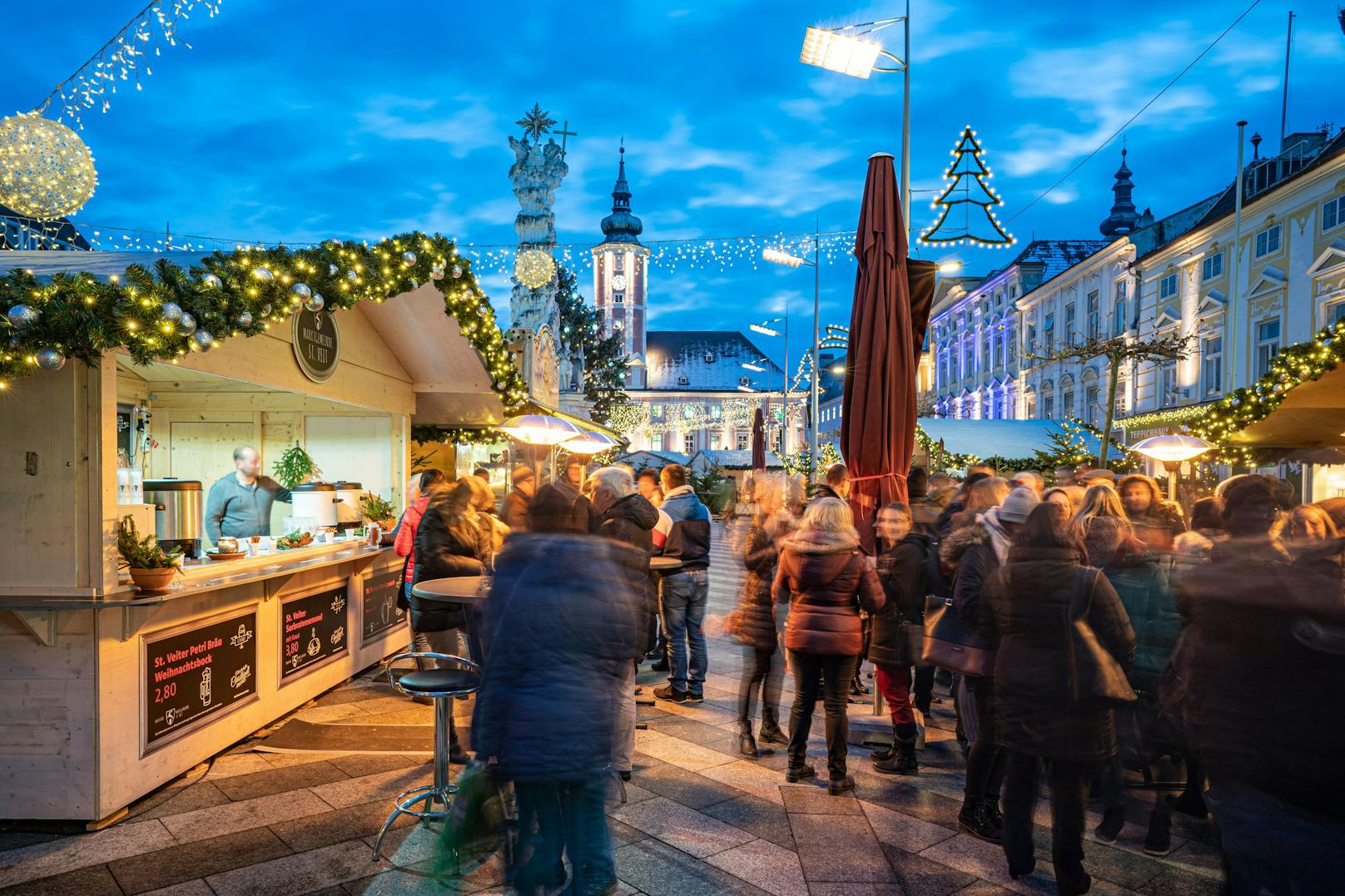 Der Weihnachtsmarkt am Rathausplatz in St. Pölten findet heuer wieder statt