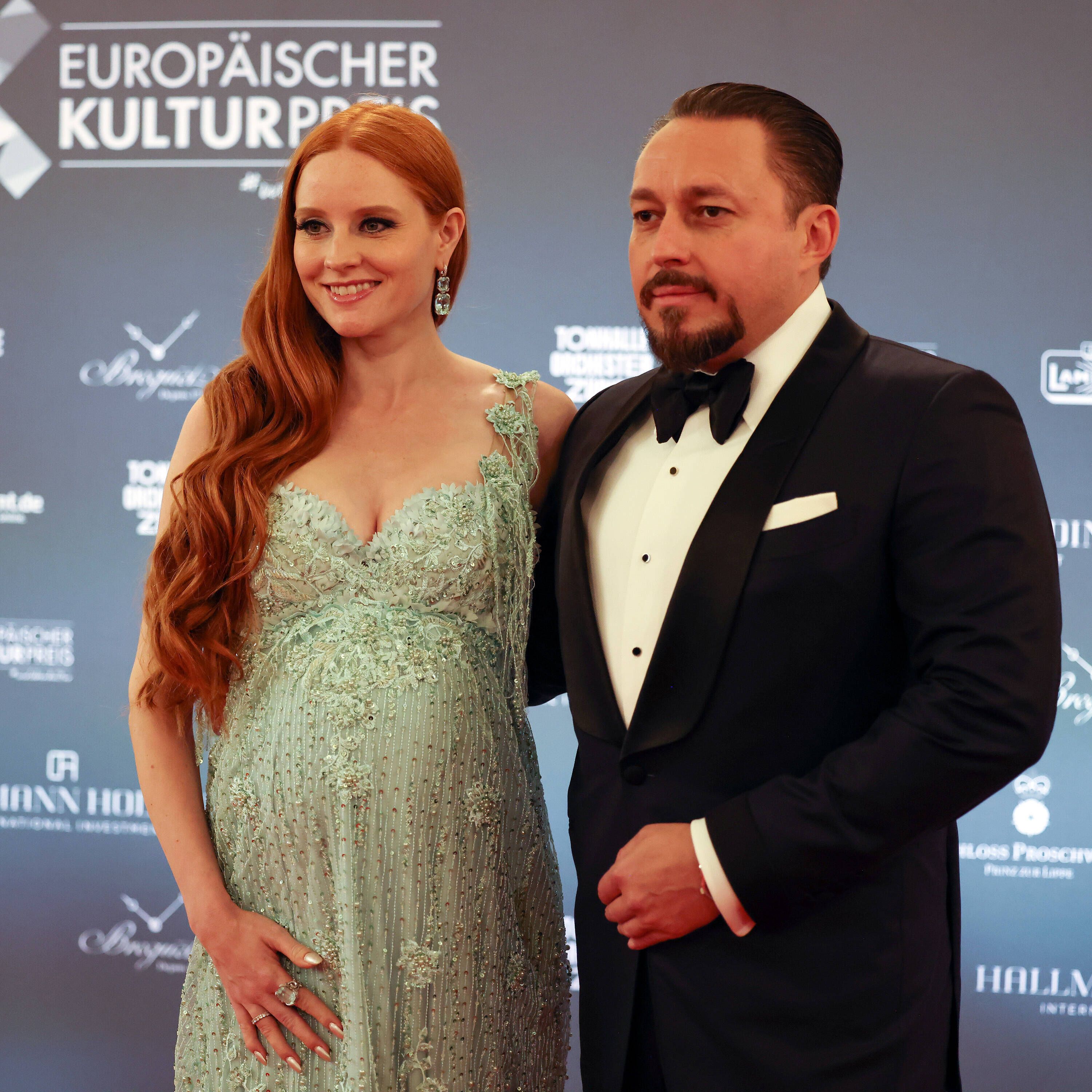 Barbara Meier und Ehemann Klemens Hallmann freuen sich über das zweite Kind. 