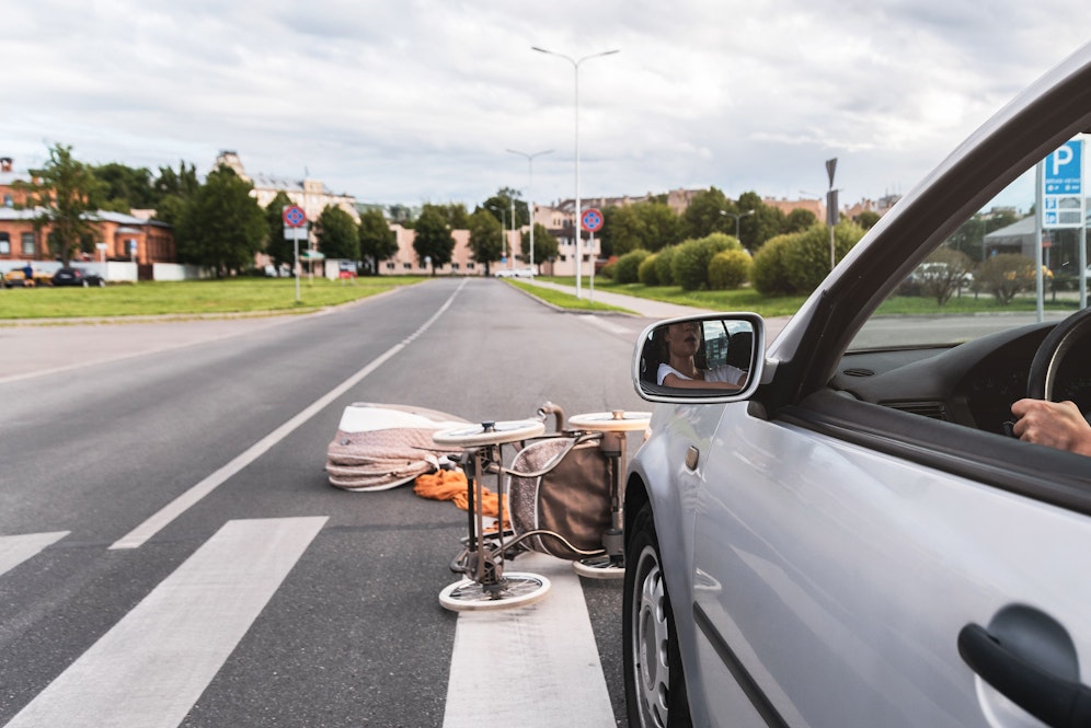 Der Fahrer des Pkw flüchtete nach dem Unfall. (Symbolfoto)