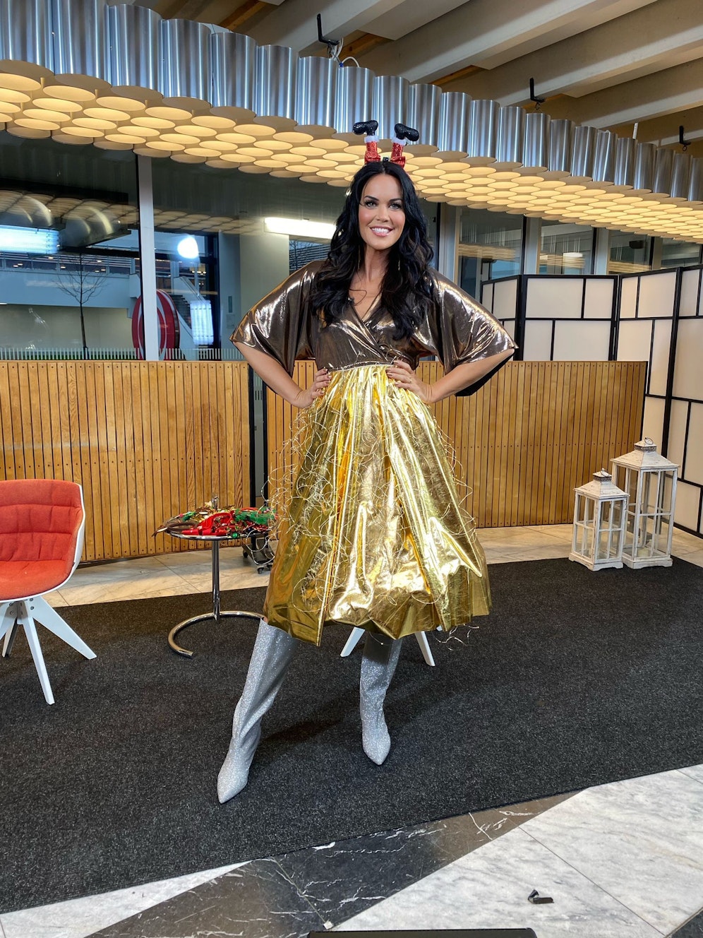 Martina Reuter als Christkind 2.0 im ORF-Frühstücksfernsehen 