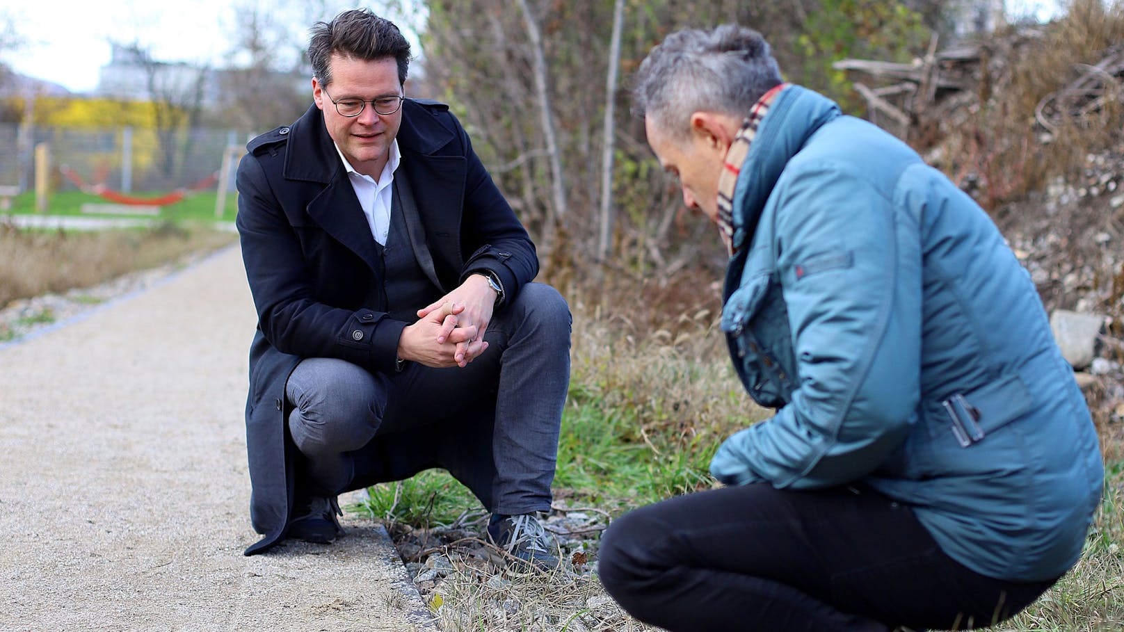 Obstbaumplflanzung im "Nordbahnhof-Freie Mitte-Bereich Nord" mit  Stadtrat Jürgen Czernohorszky und Bezirks-Chef Alexander Nikolai.