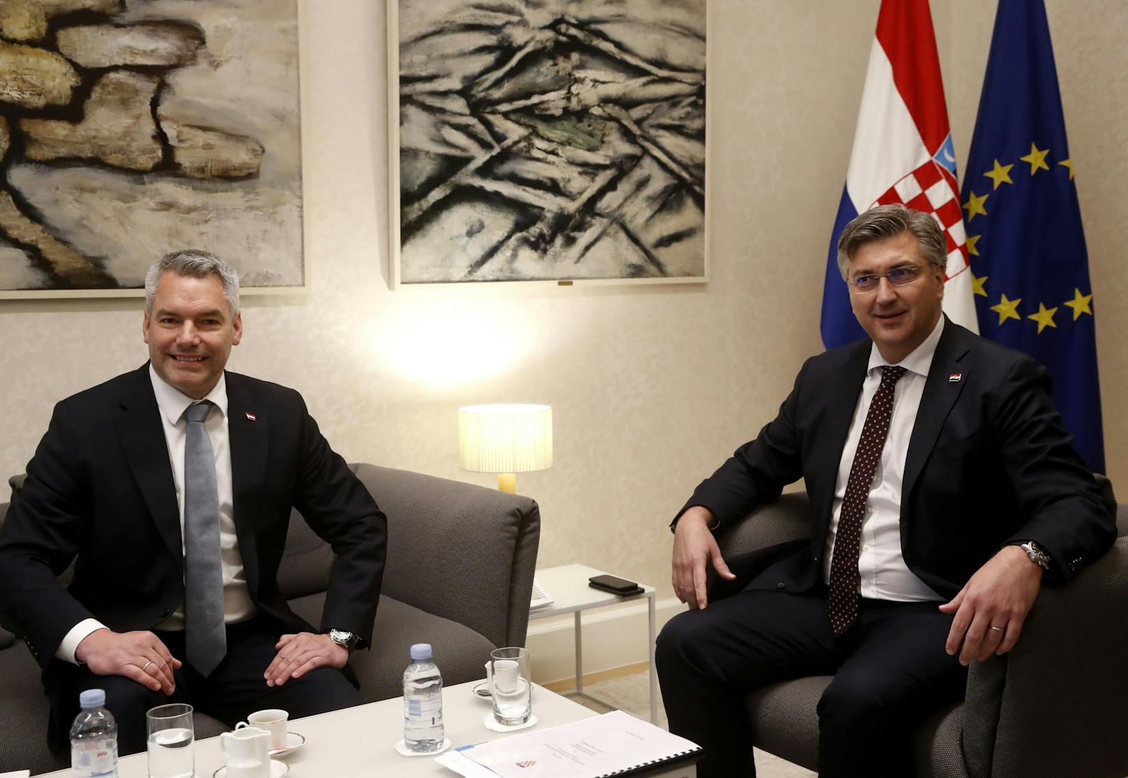 Österreichs Bundeskanzler Karl Nehammer traf sich mit dem kroatischen Premierminister Andrej Plenković.